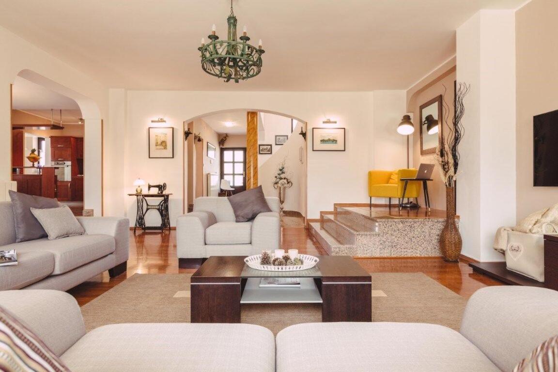Five-Bedroom Villa