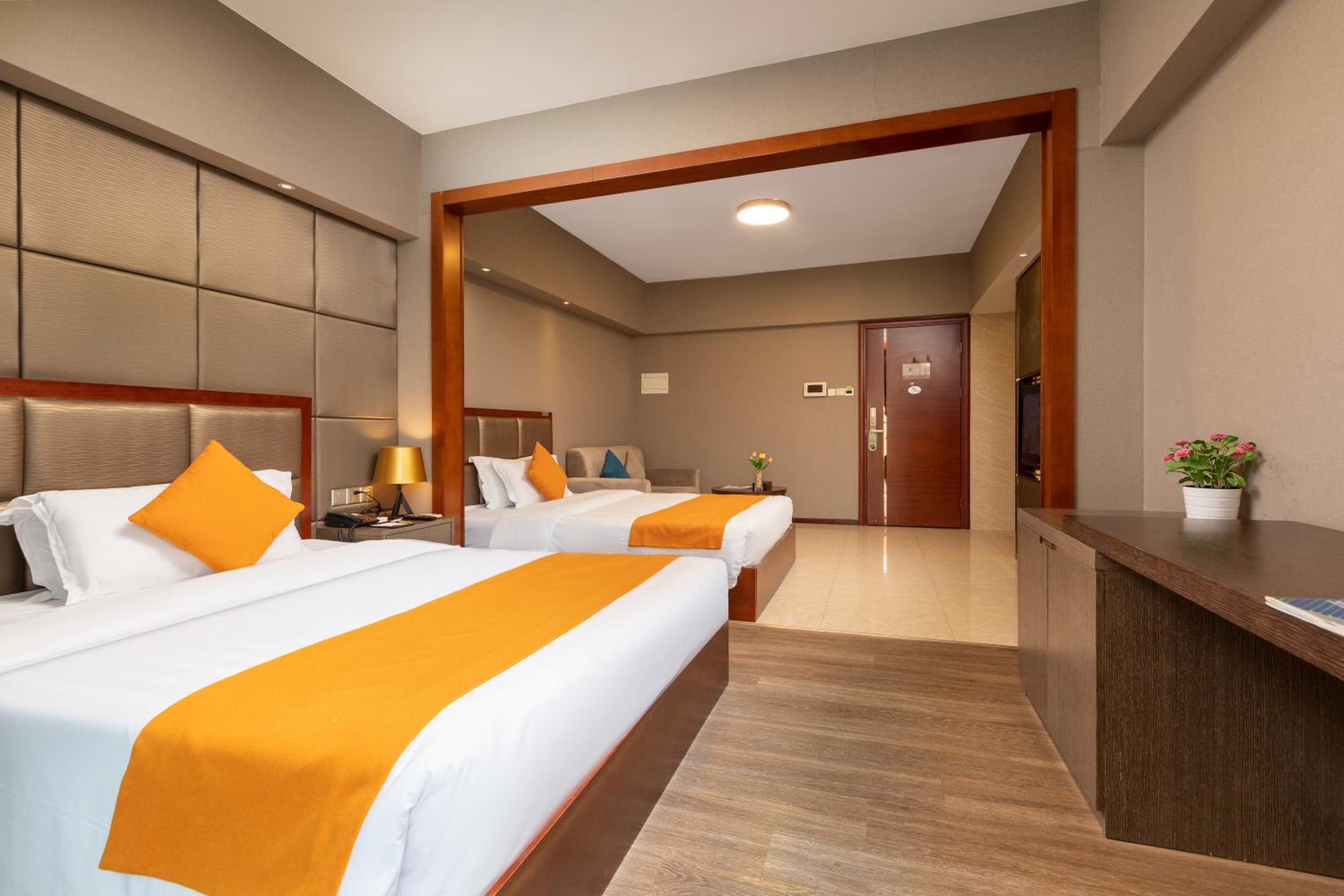 Deluxe Twin Room photo 3