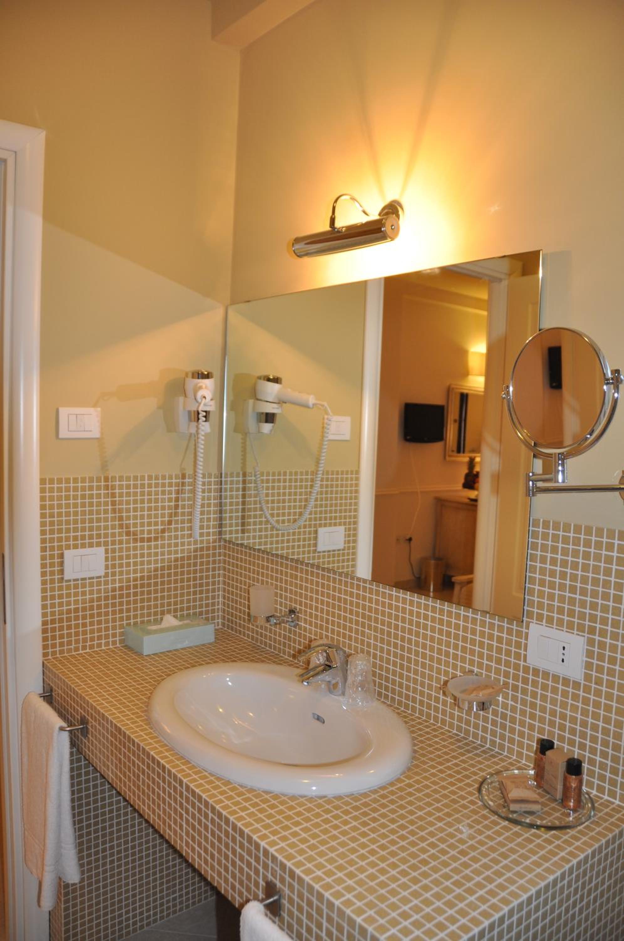 Economy Double Room - Photo 3