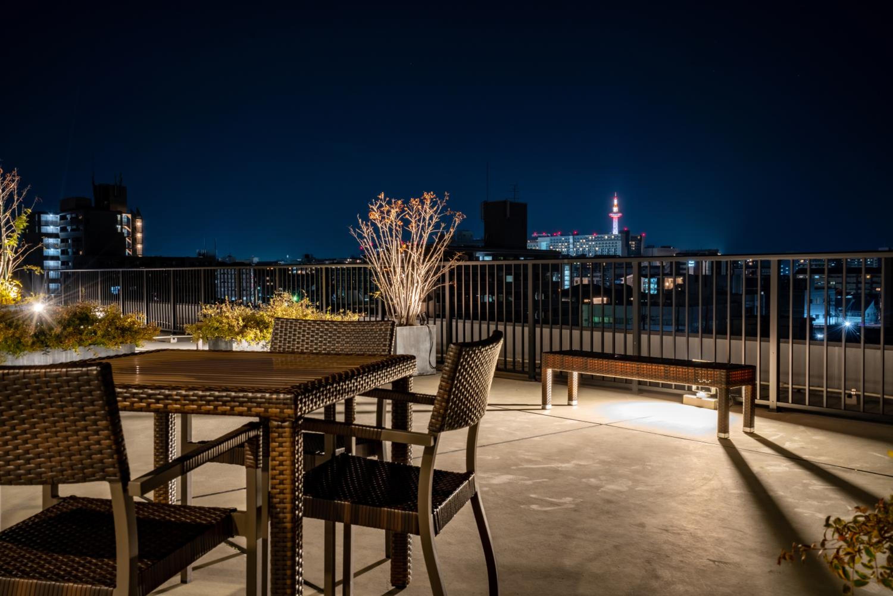 Executive Suite - Photo 4