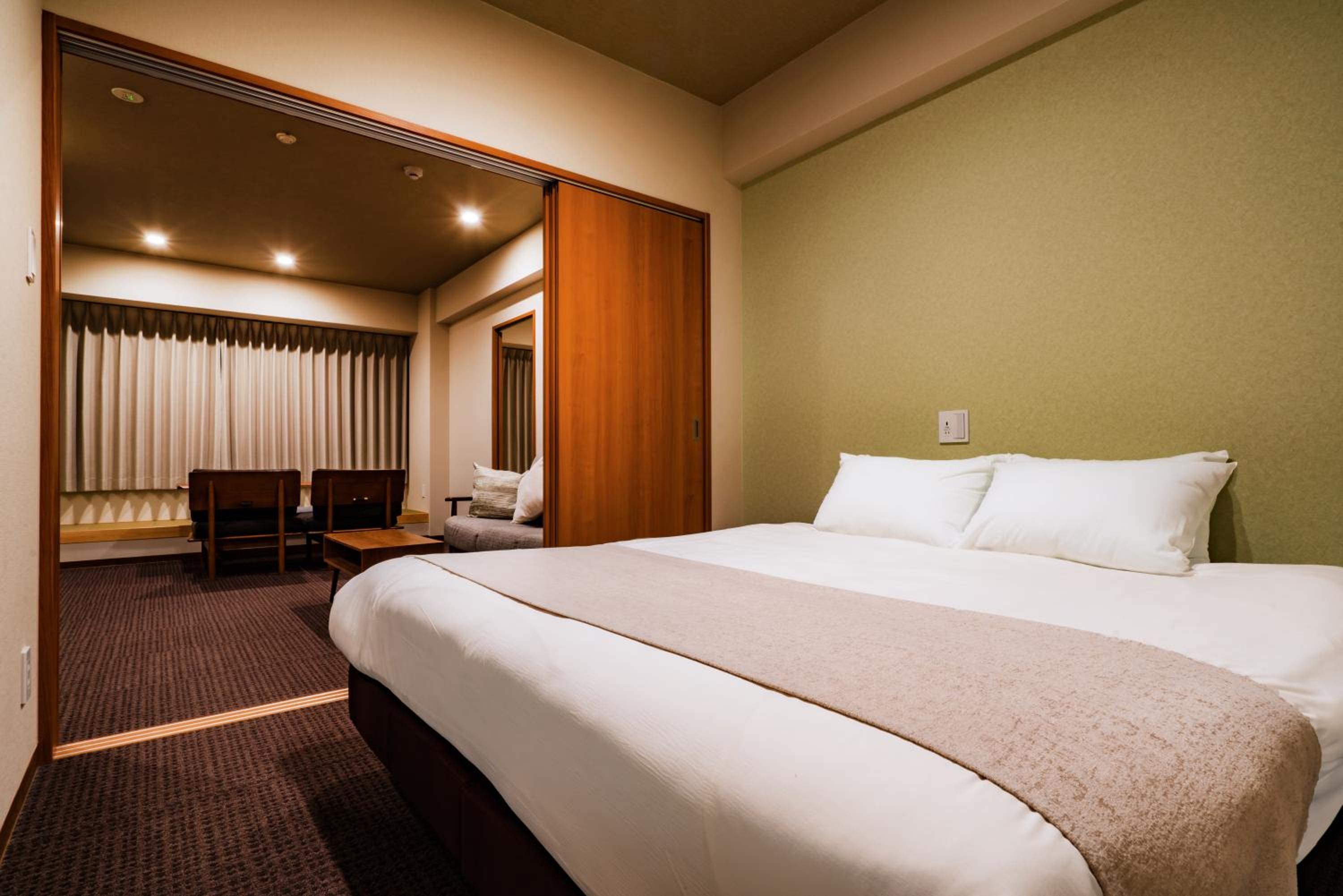 Superior Suite - Photo 6