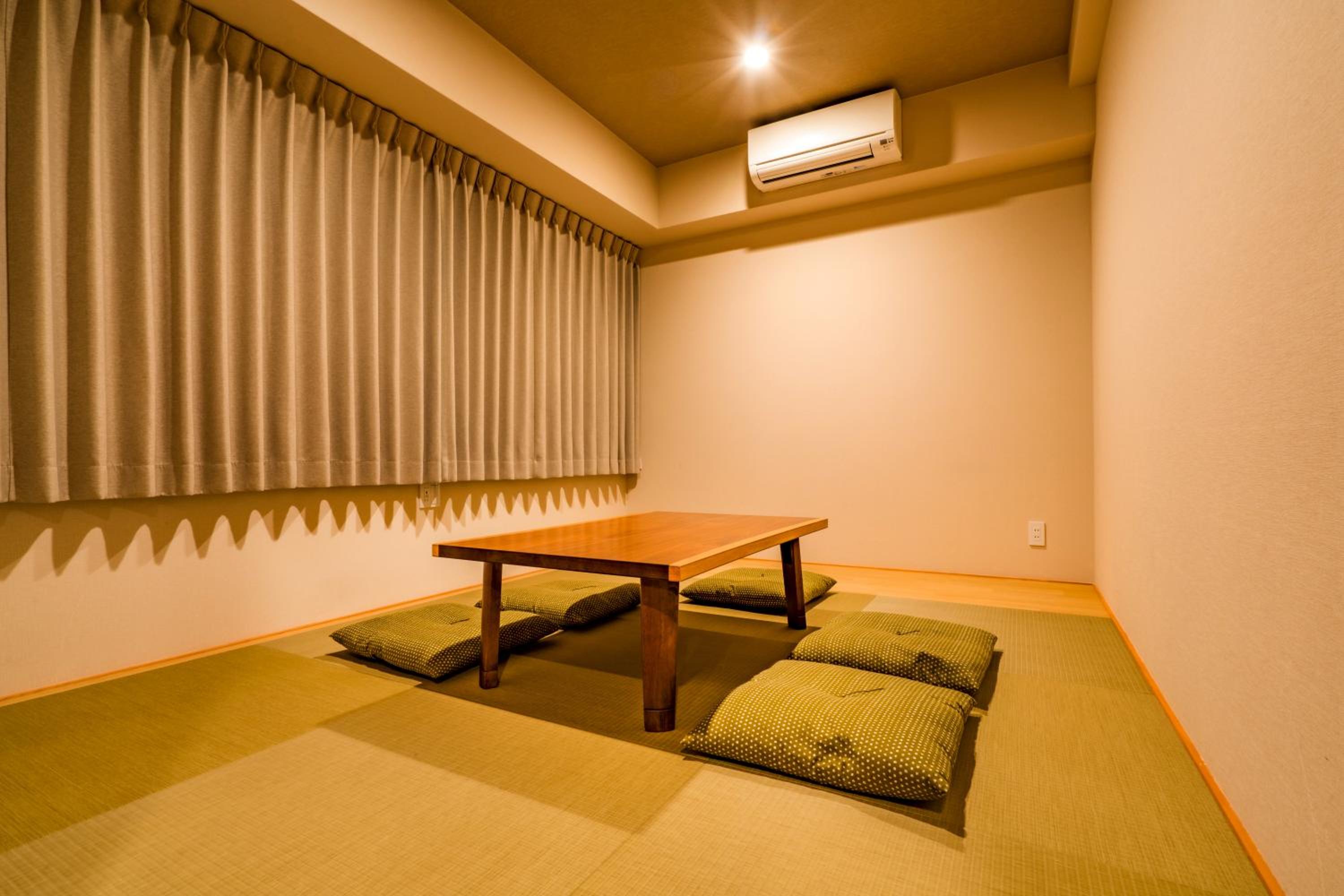 Superior Suite - Photo 9