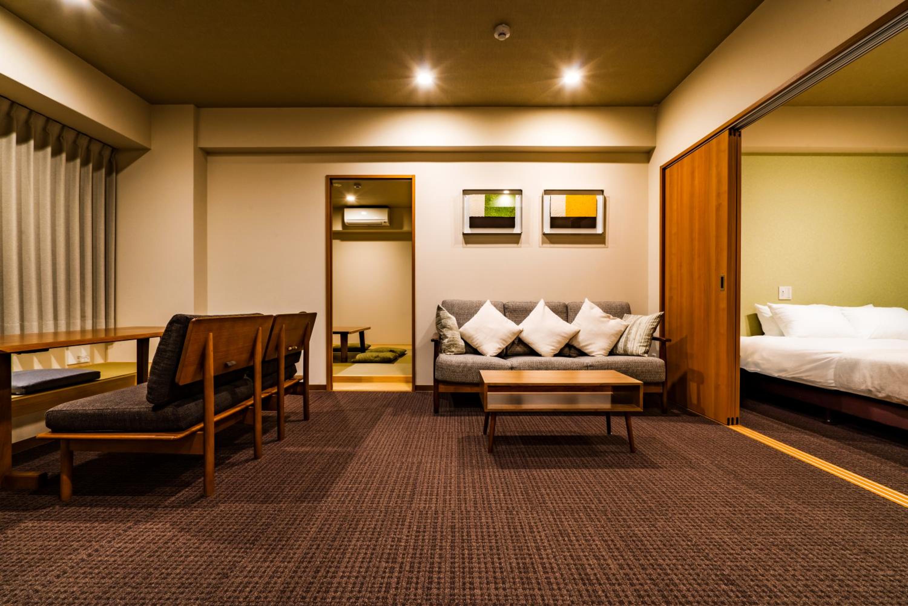 Superior Suite - Photo 8