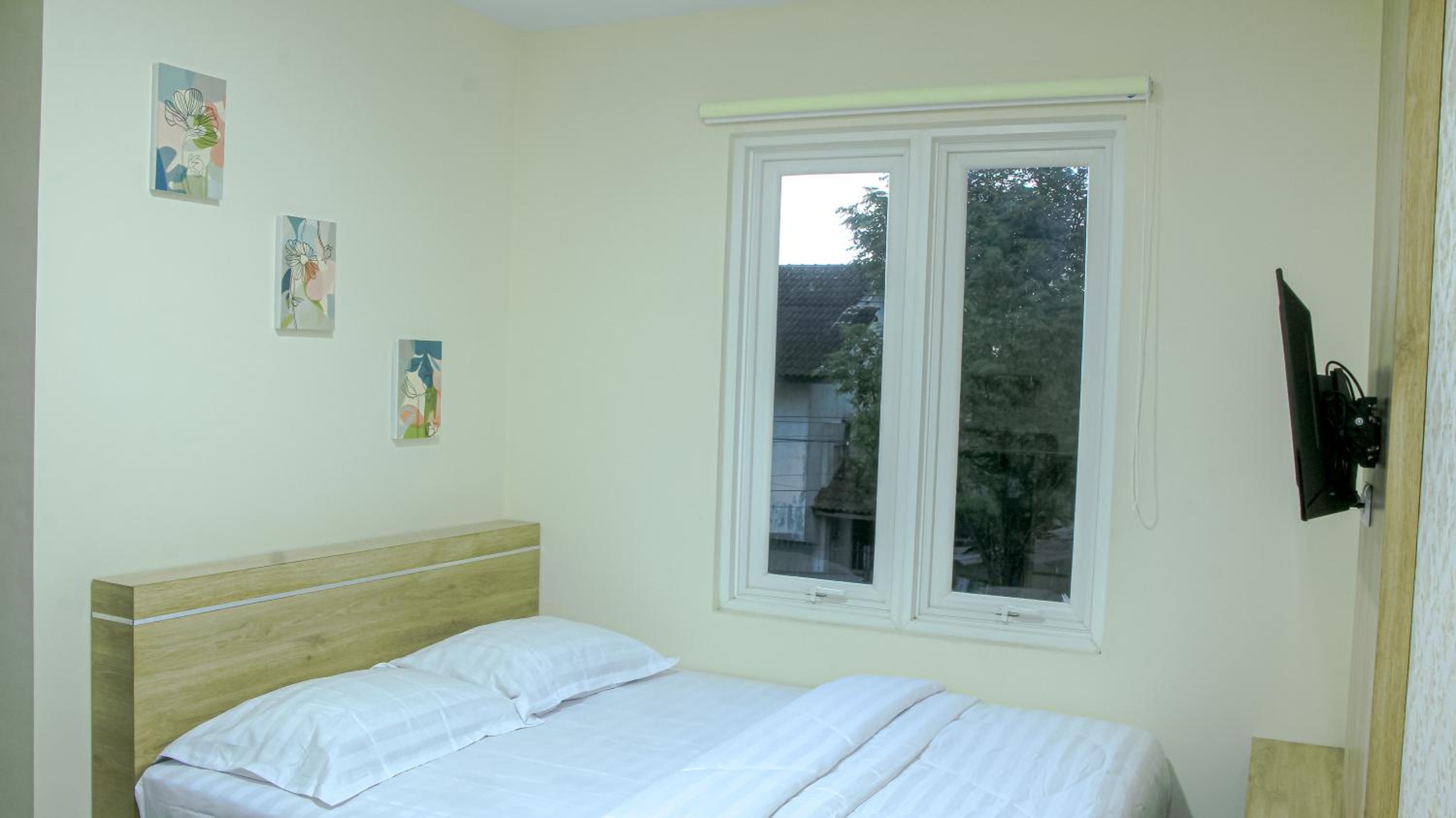Double Room with Private Bathroom - Photo 8