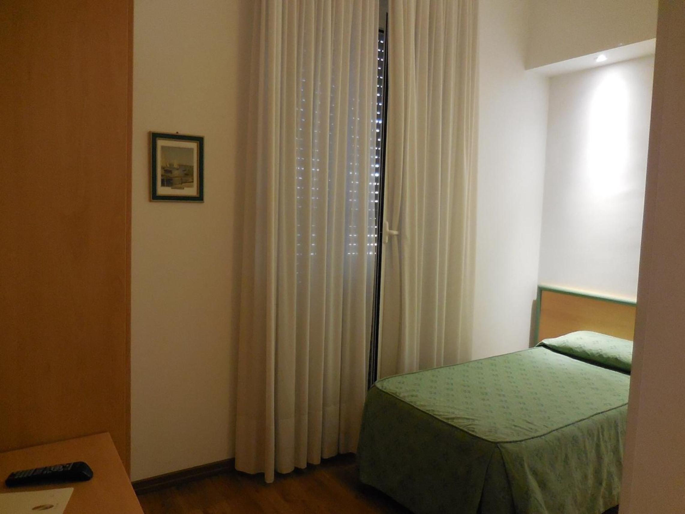 Single Room photo 1