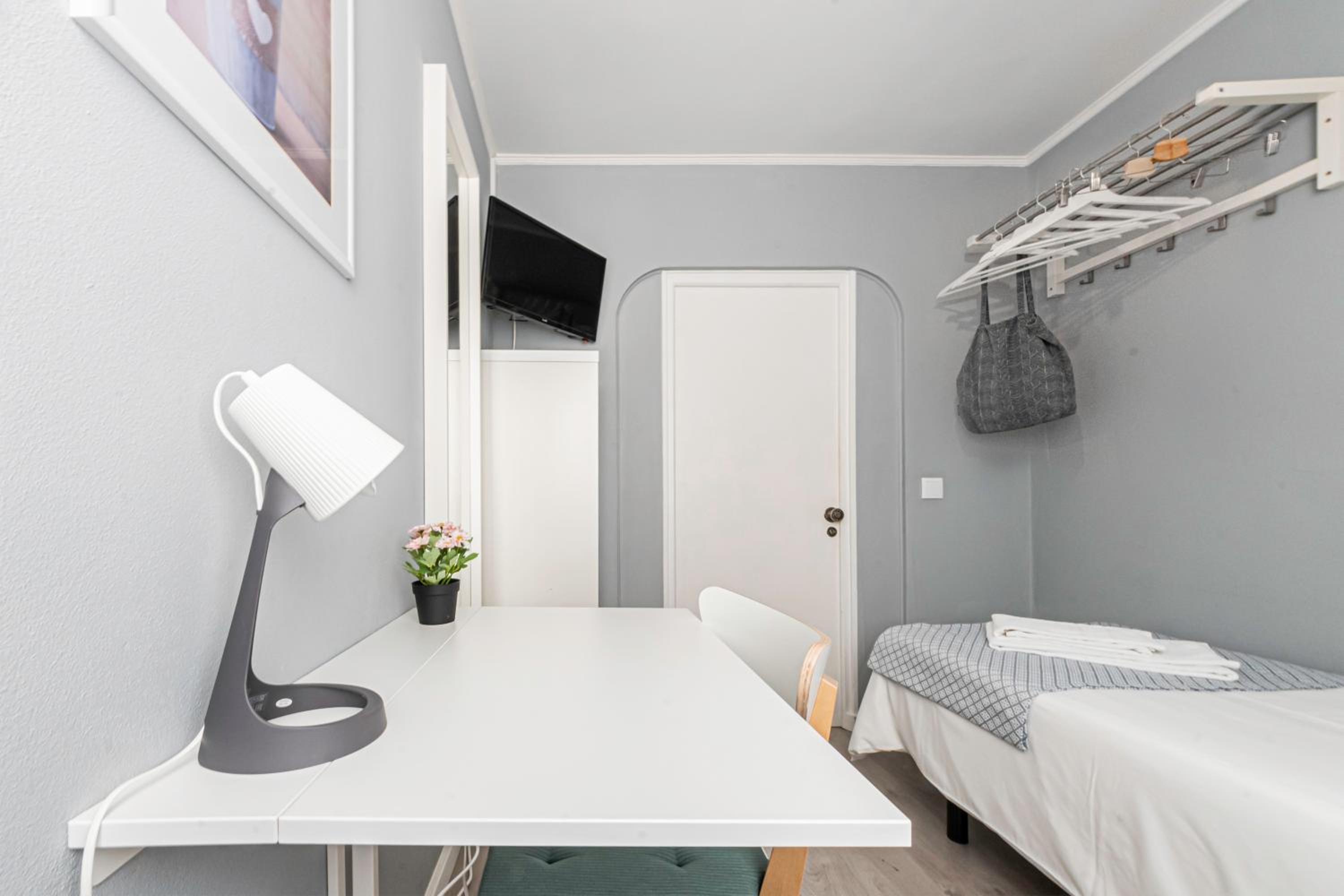 Einzelzimmer mit eigenem externen Badezimmer