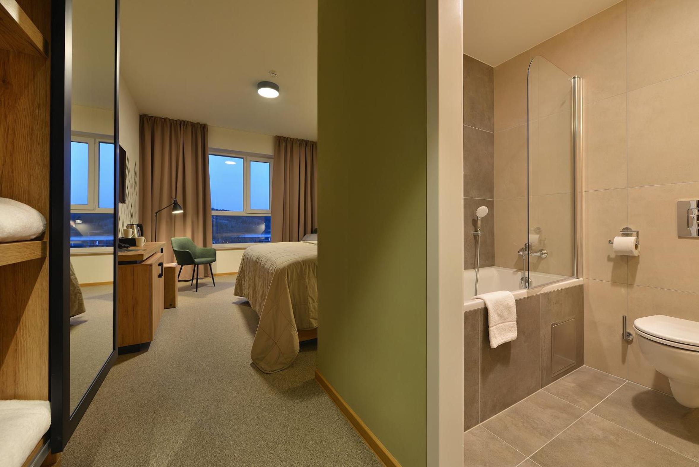 Deluxe Double Room with Lake View