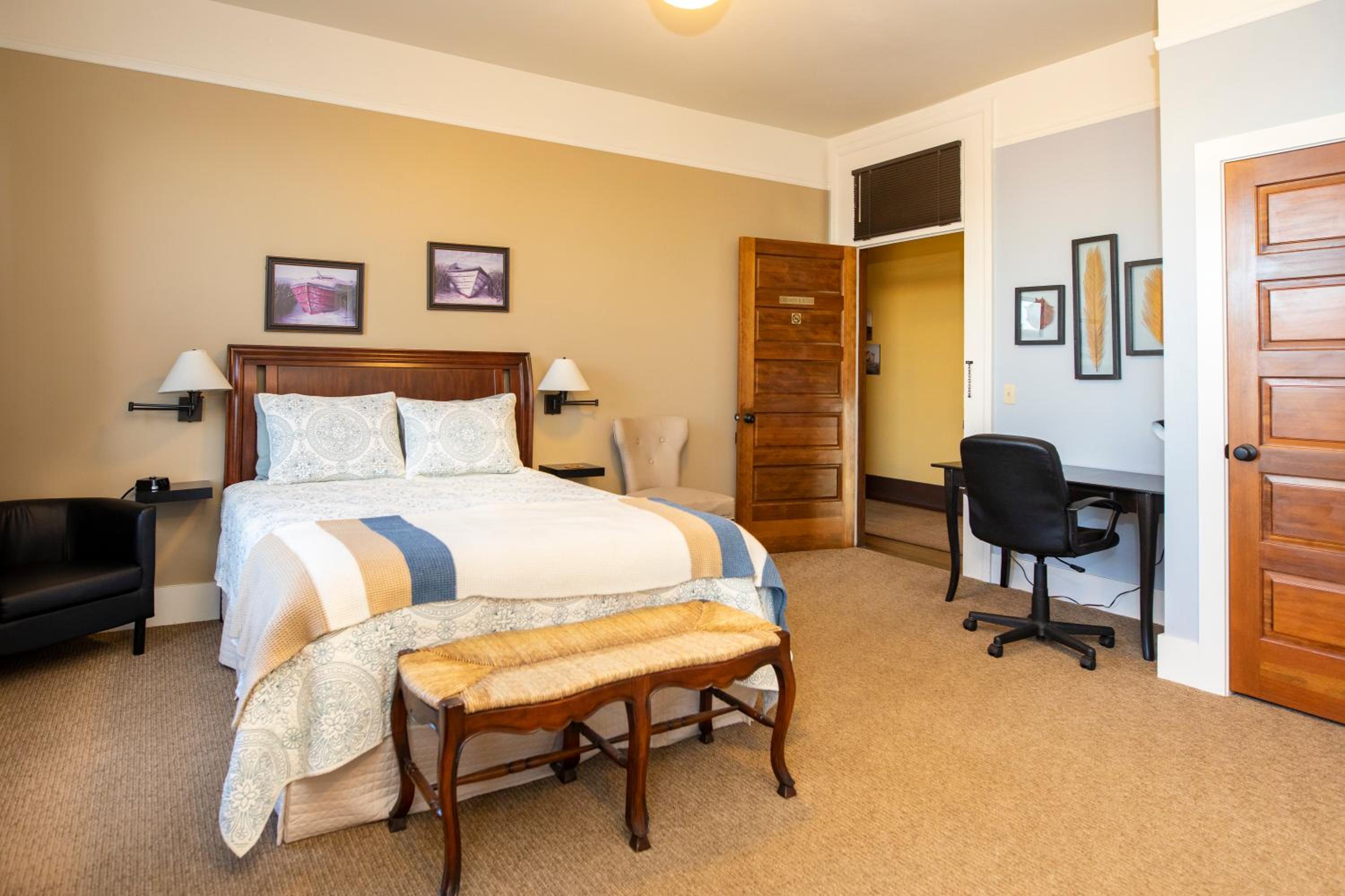 Standard Double Suite photo 3