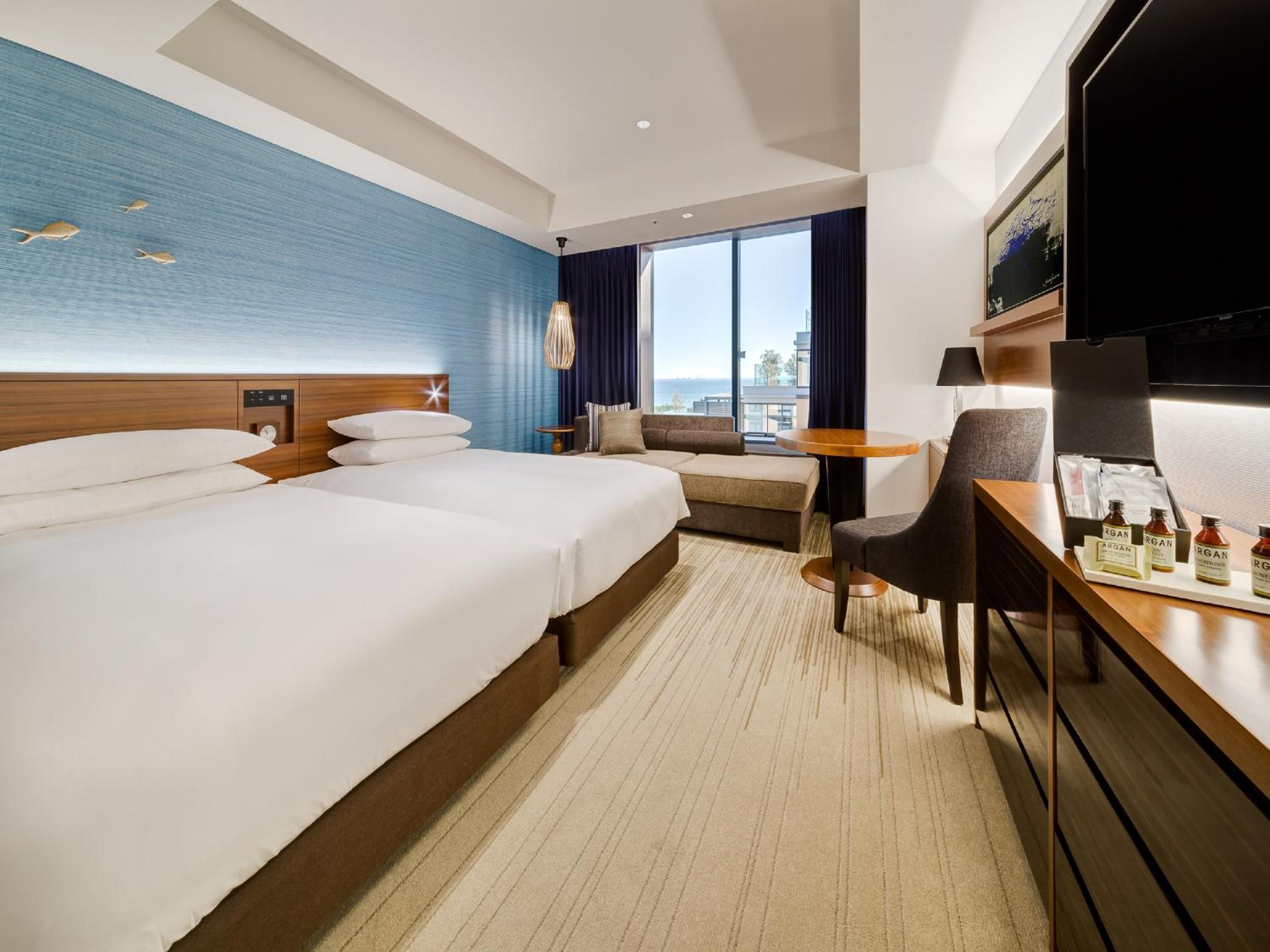 Twin Room - Club Access - Photo 1