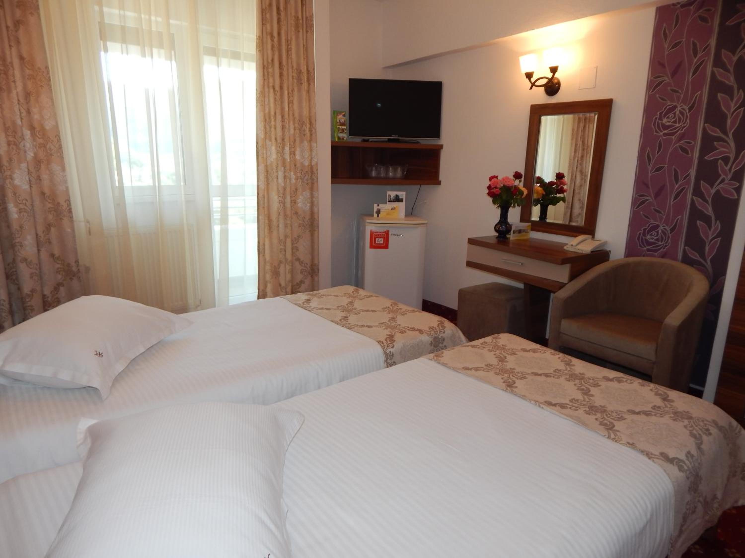 Standard Double or Twin Room photo 3