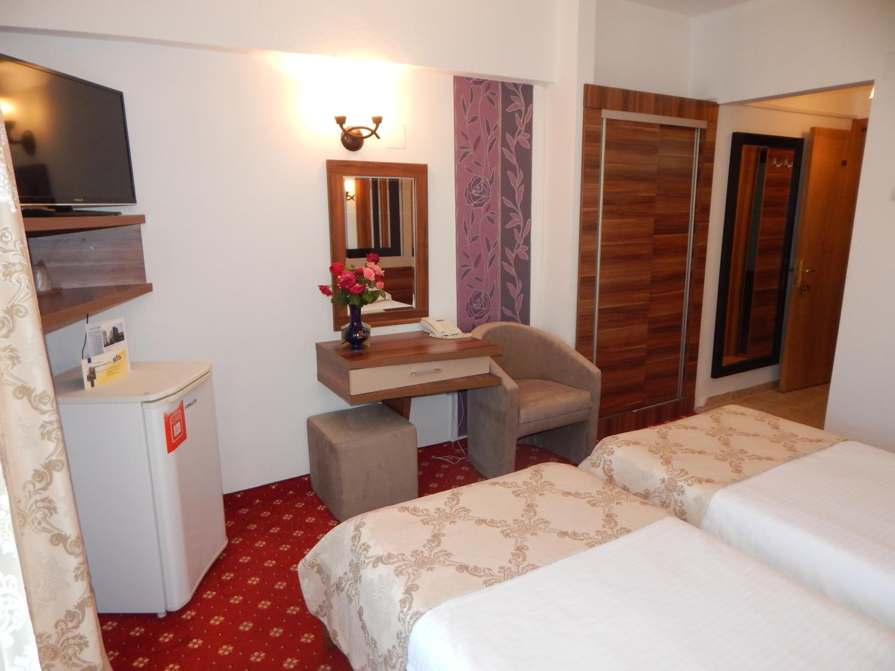 Standard Double or Twin Room photo 2