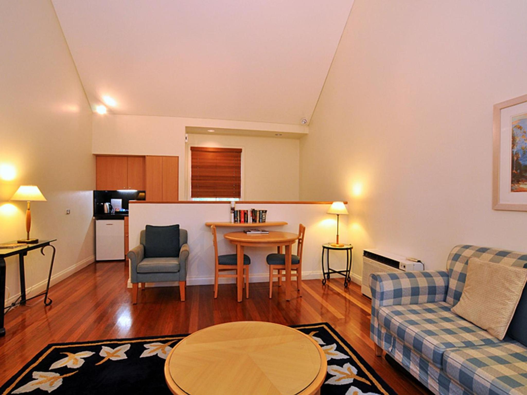 One-Bedroom Villa - Photo 3