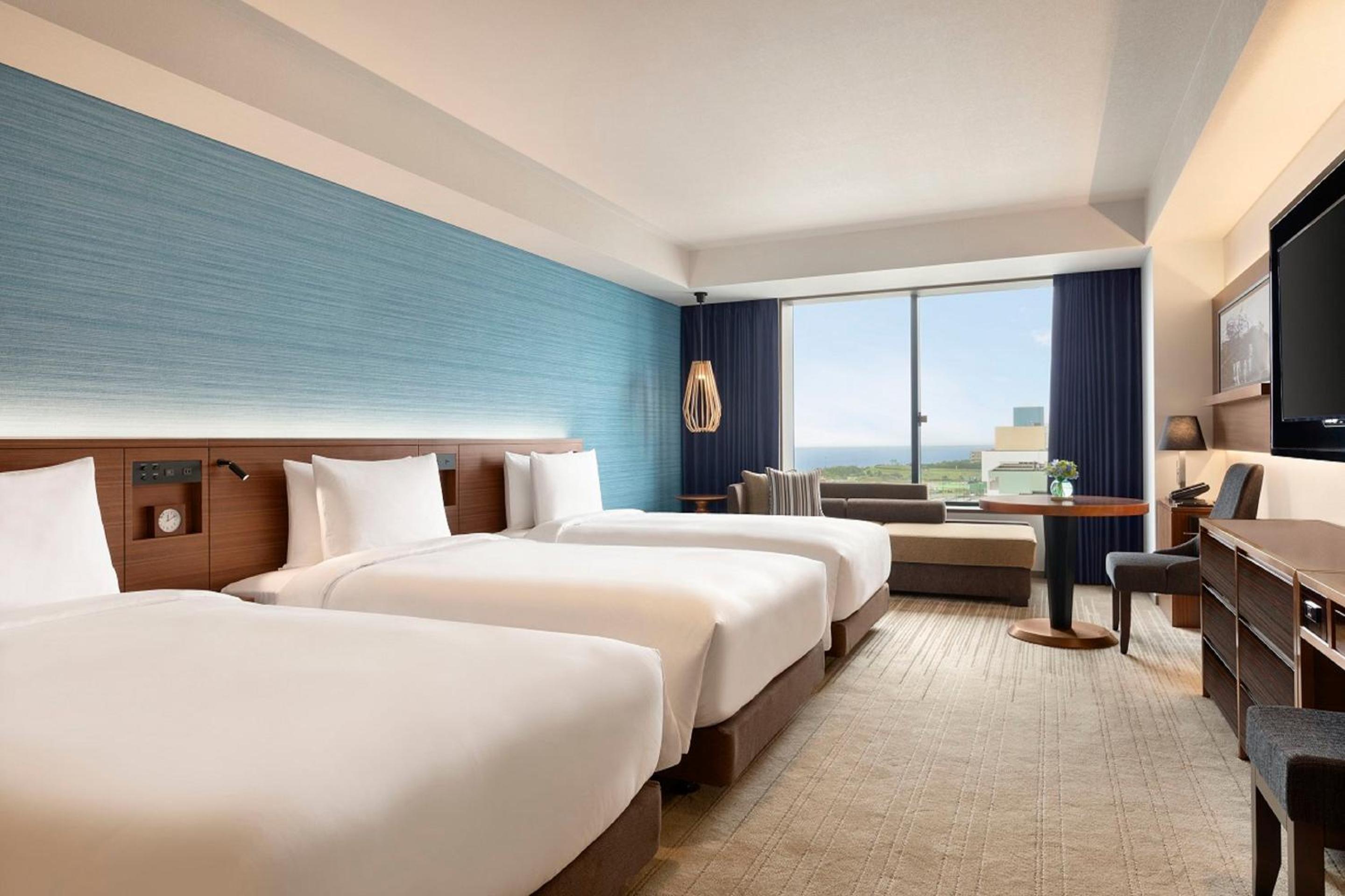 Triple Room with Three Single Beds and Club Access