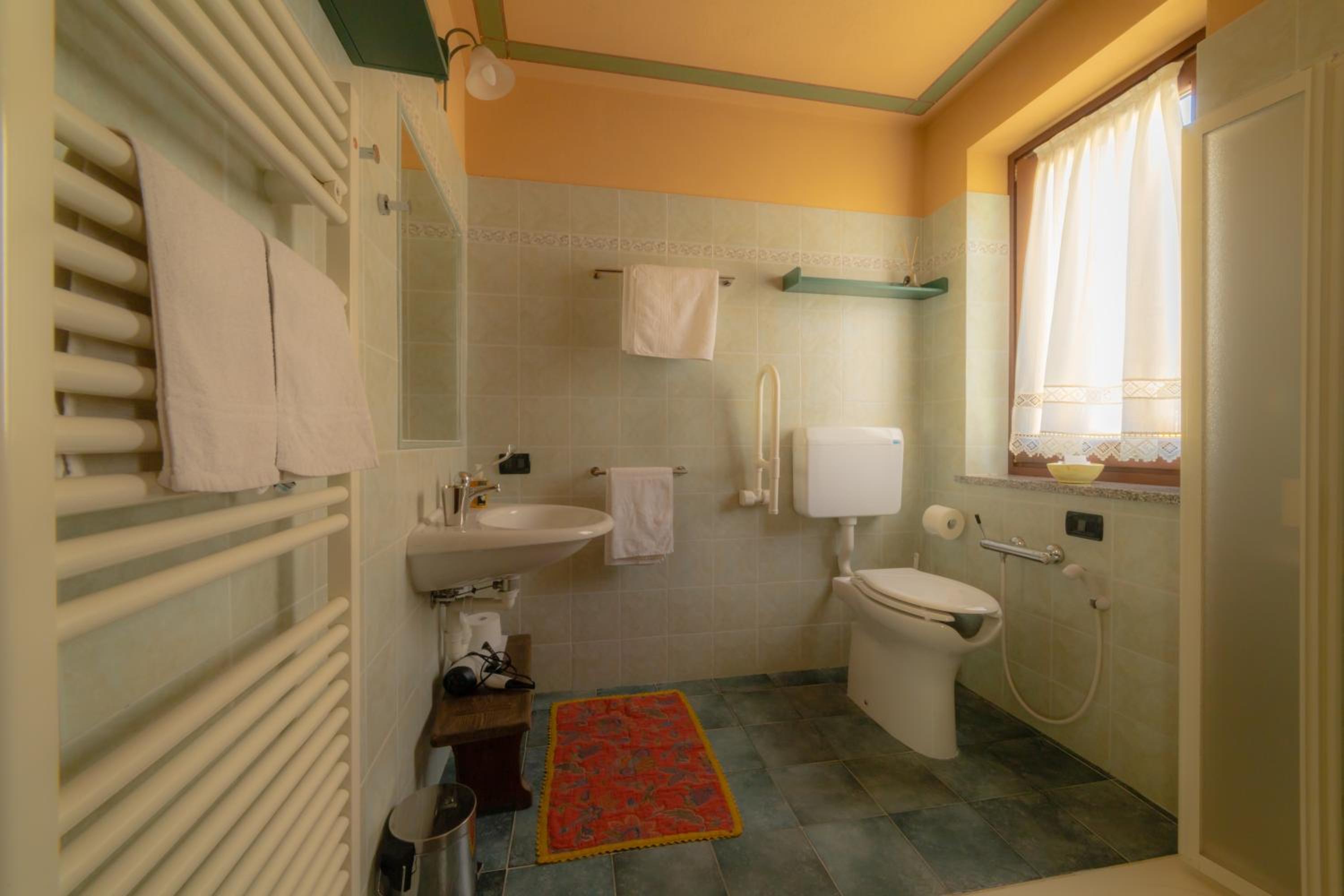 Standard Triple Room - Photo 4