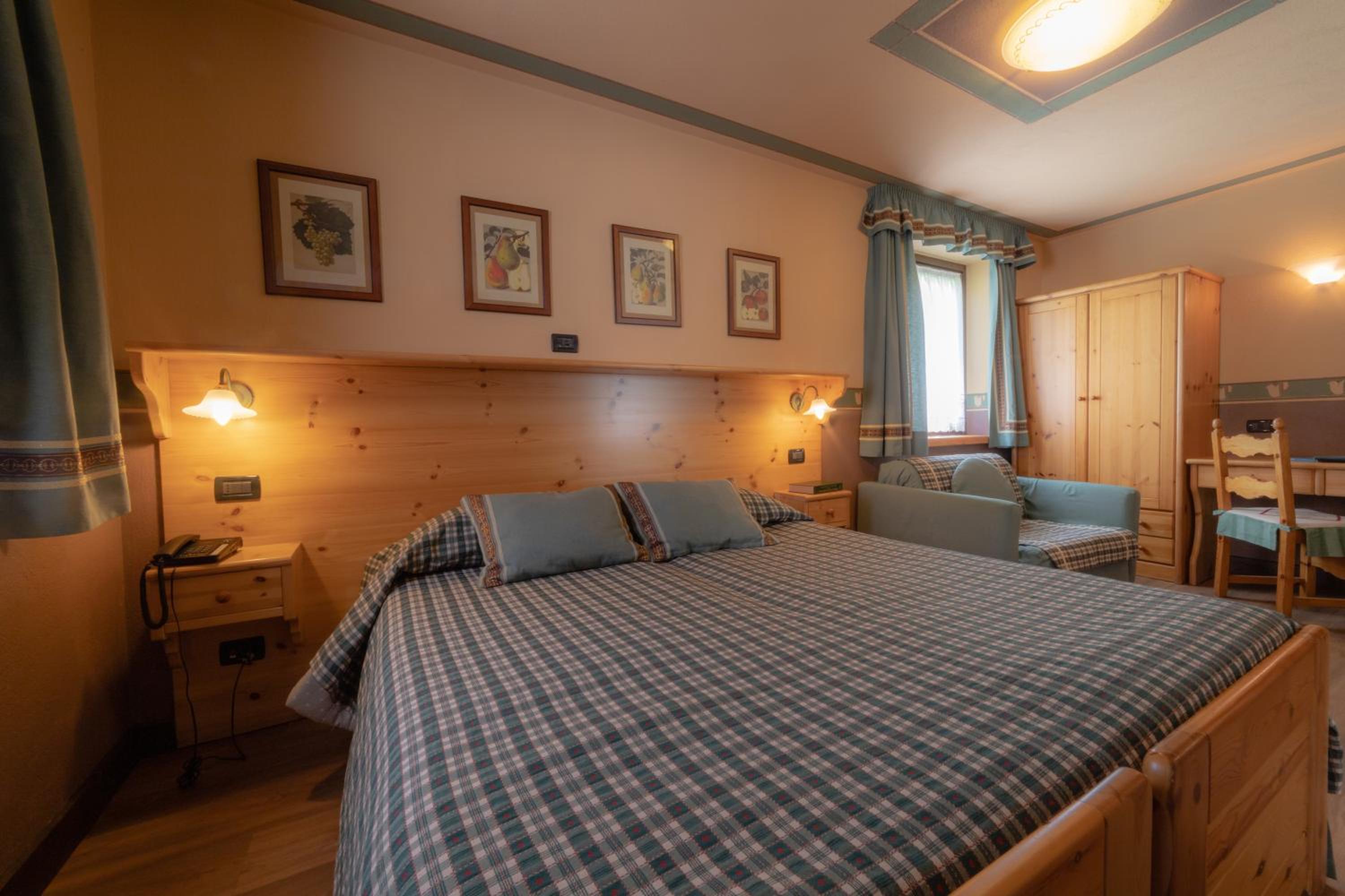 Standard Triple Room - Photo 3