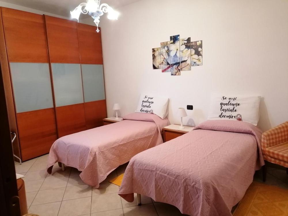 Twin Room with Private Bathroom photo 1