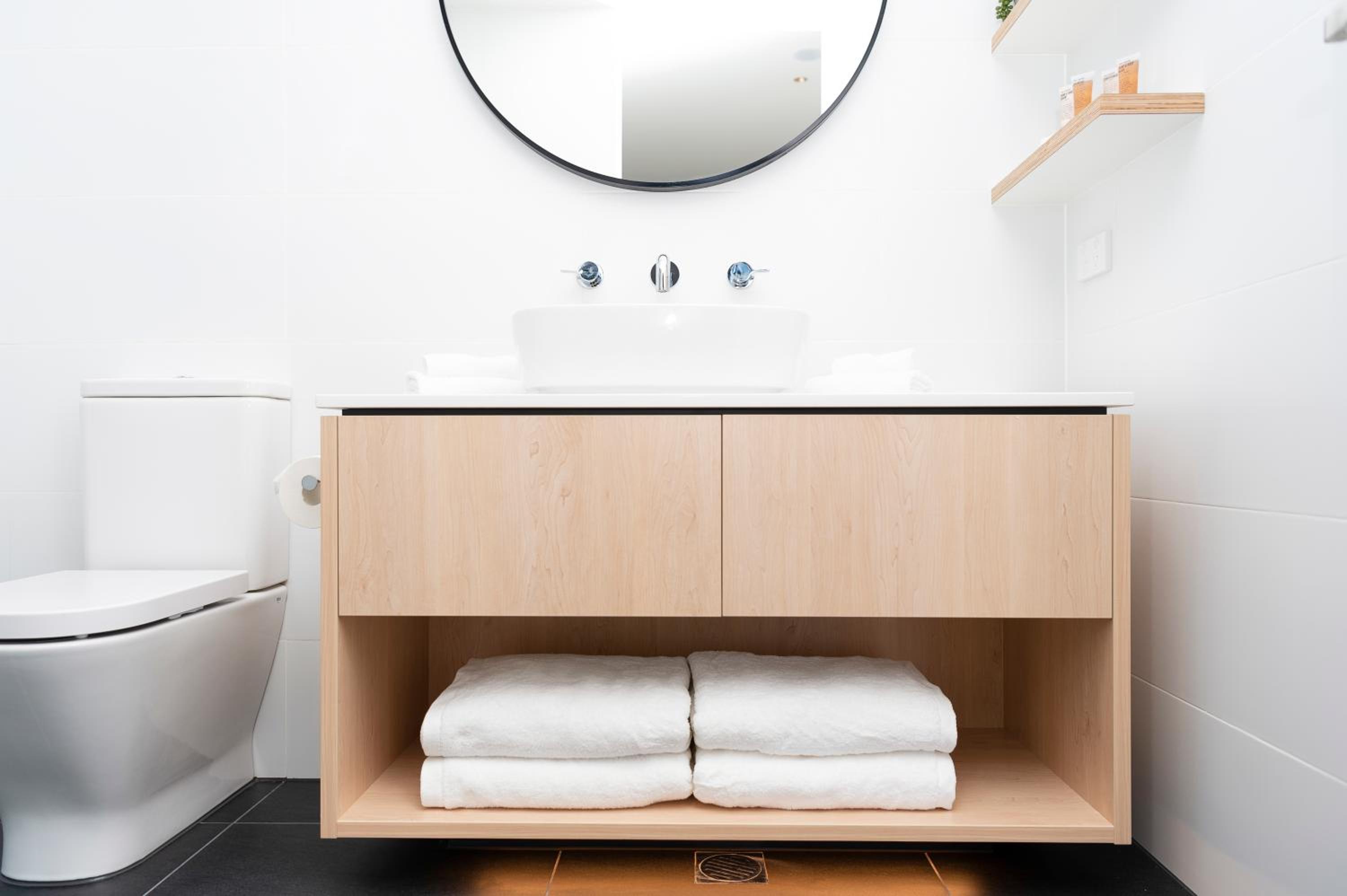 One-Bedroom Apartment - Photo 8