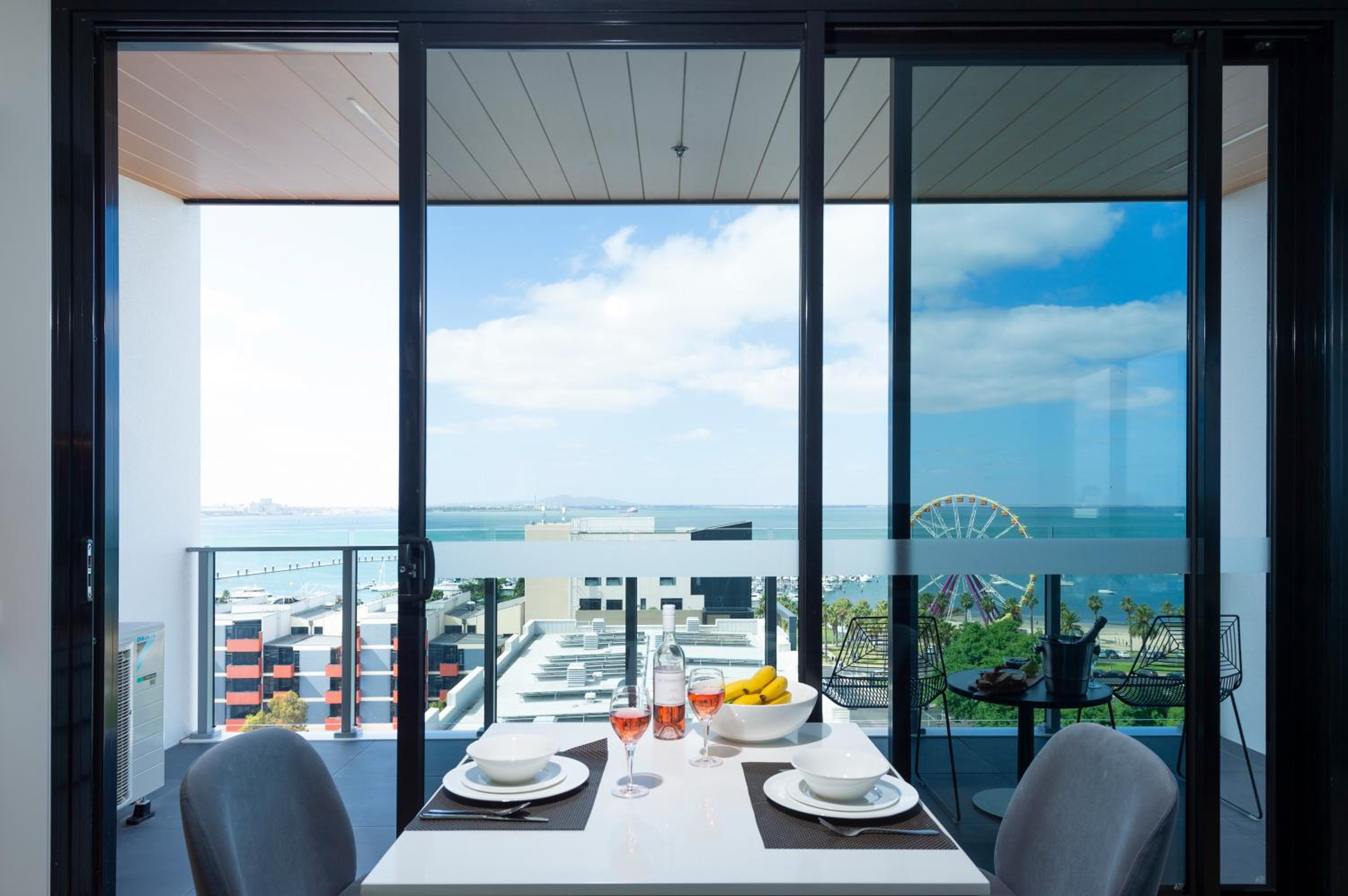 One-Bedroom Apartment with Ocean View - Photo 5