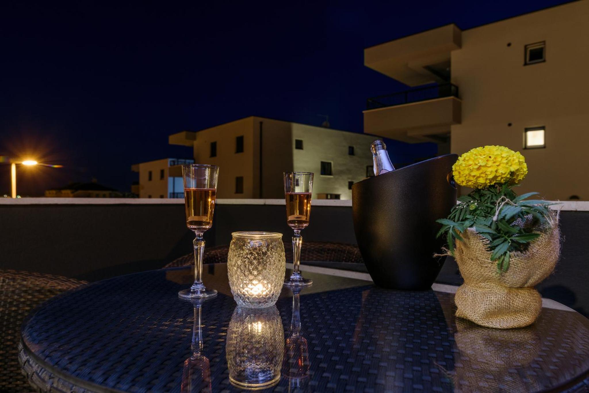 Double Room with Terrace - Photo 8