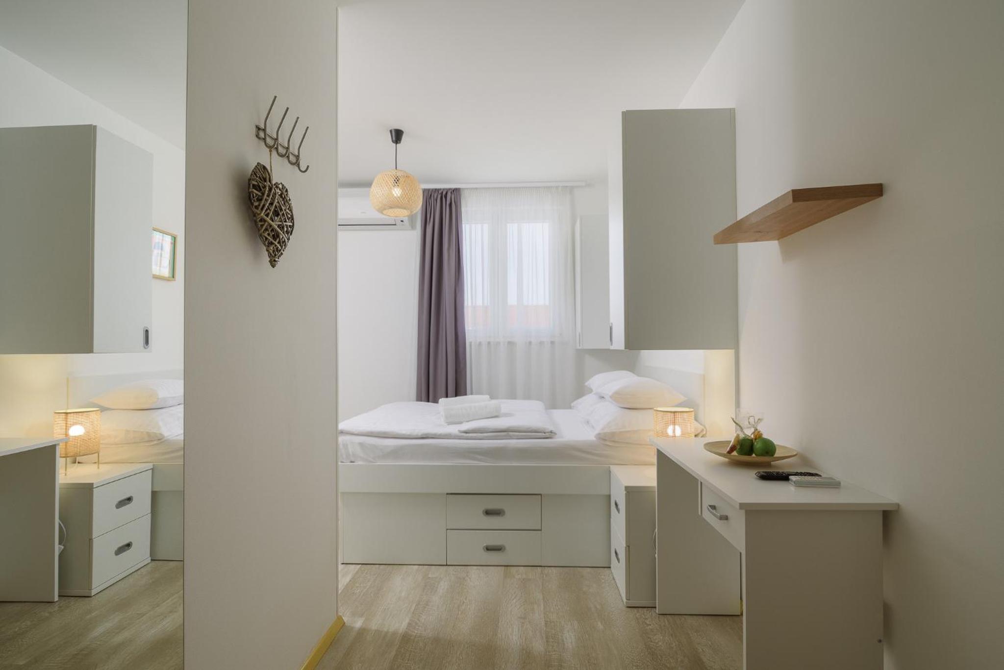 Double Room - Photo 4