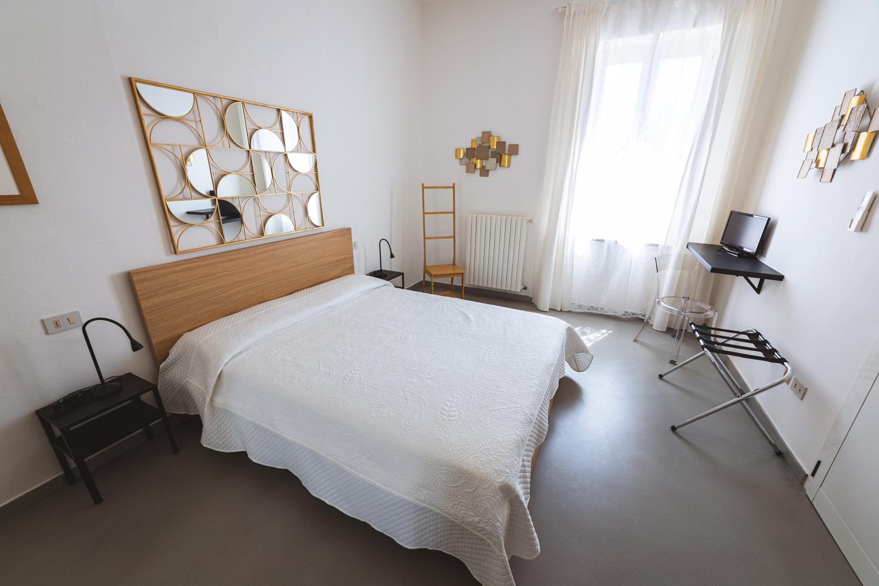 Double Room - Photo 4