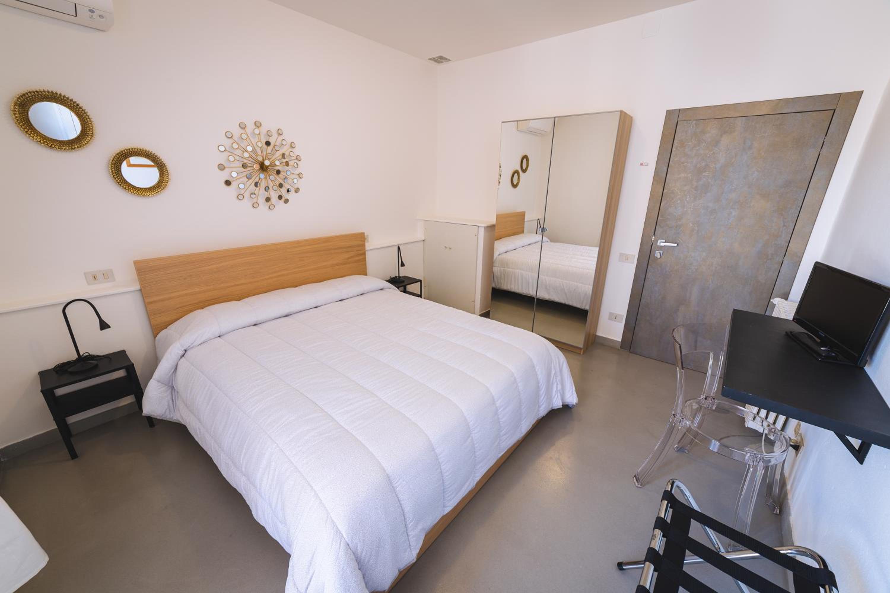 Double Room - Photo 1