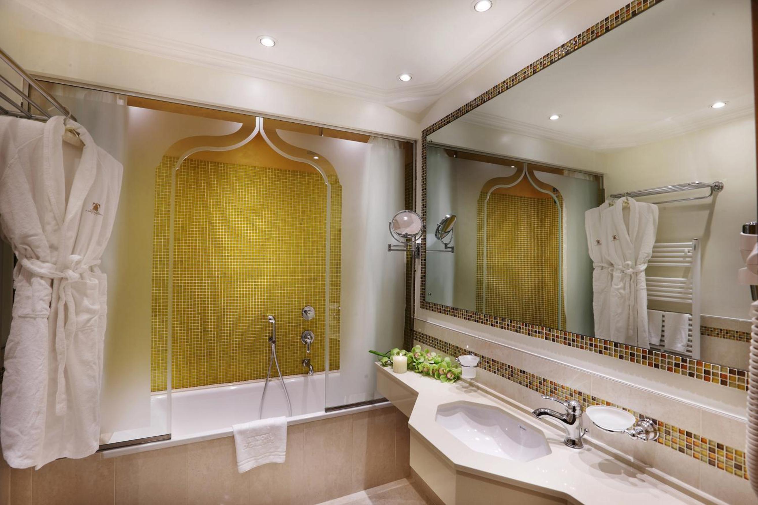 Suite with Canal View