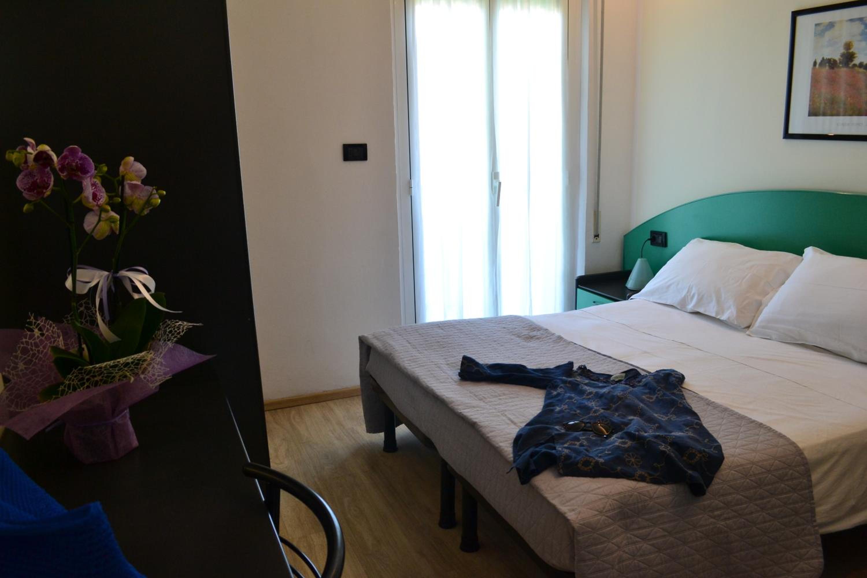 Triple Room - Photo 6
