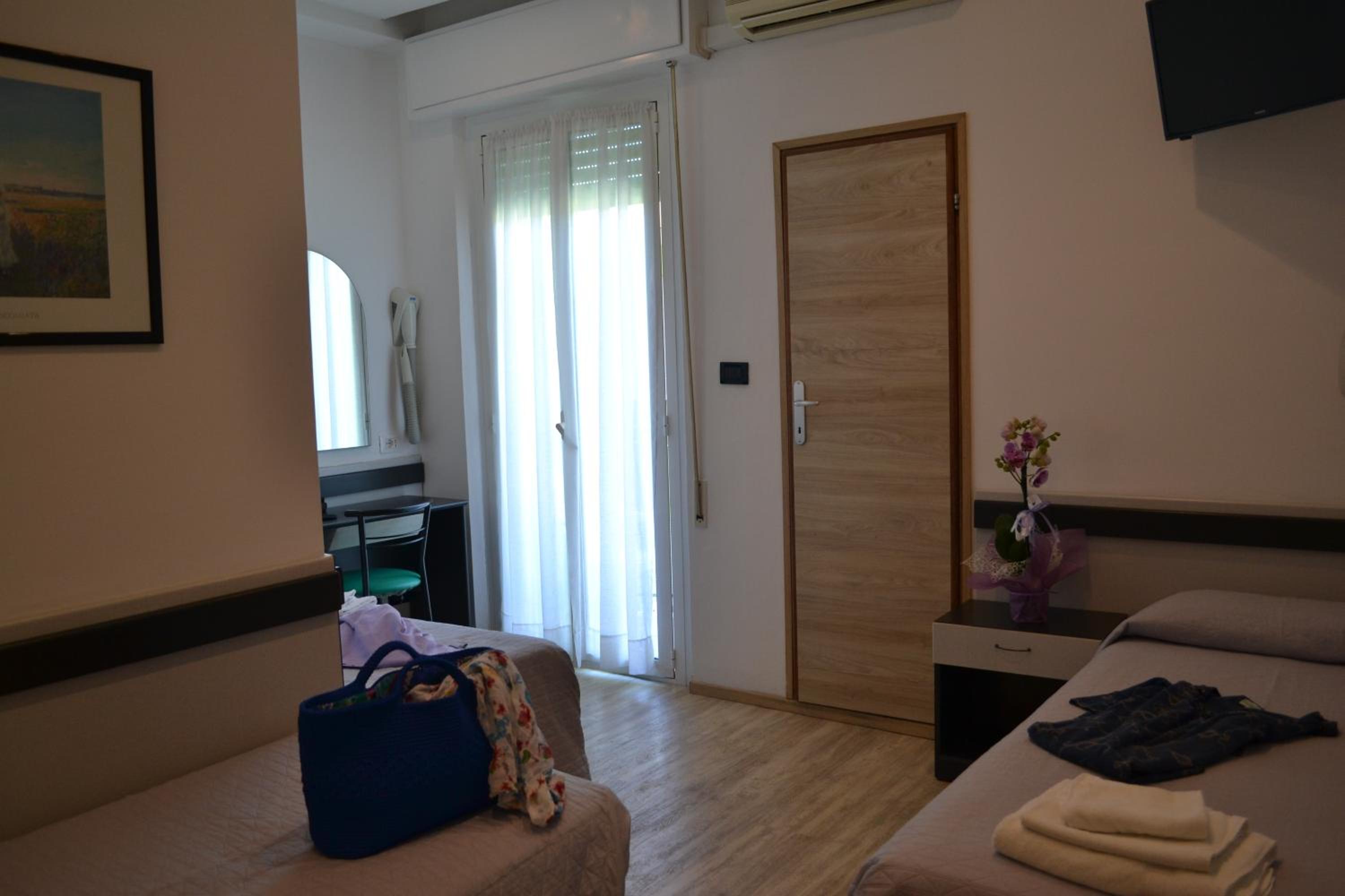 Triple Room - Photo 5
