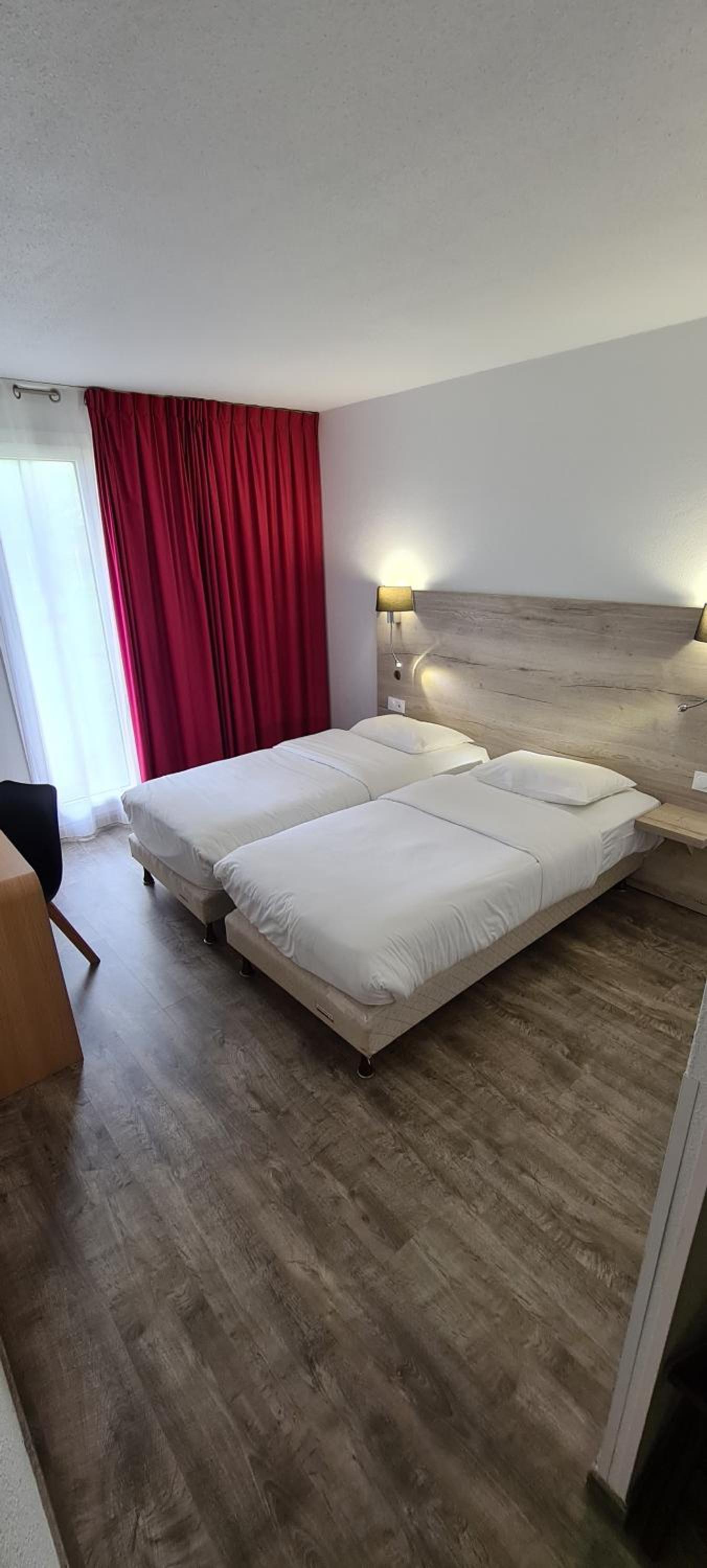 Standard Twin Room - Photo 1