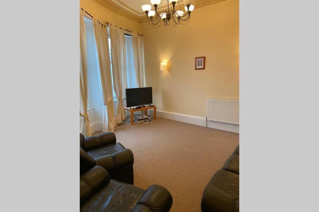 Two-Bedroom Apartment - Photo 3