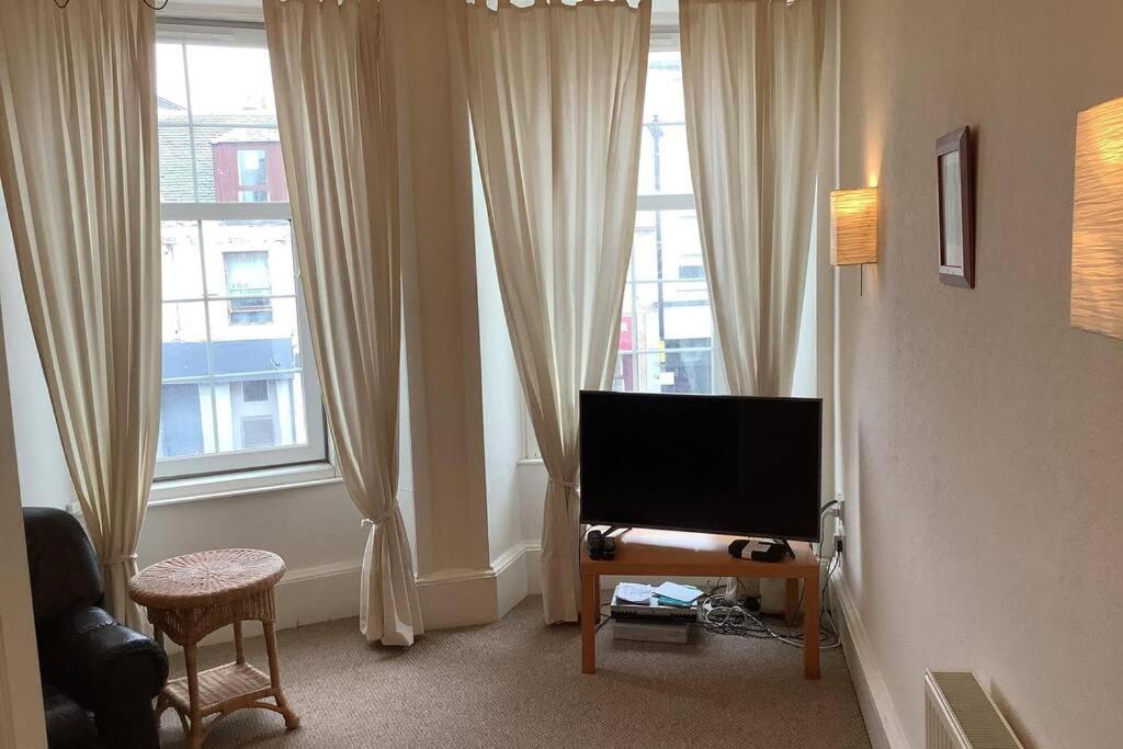 Two-Bedroom Apartment - Photo 7