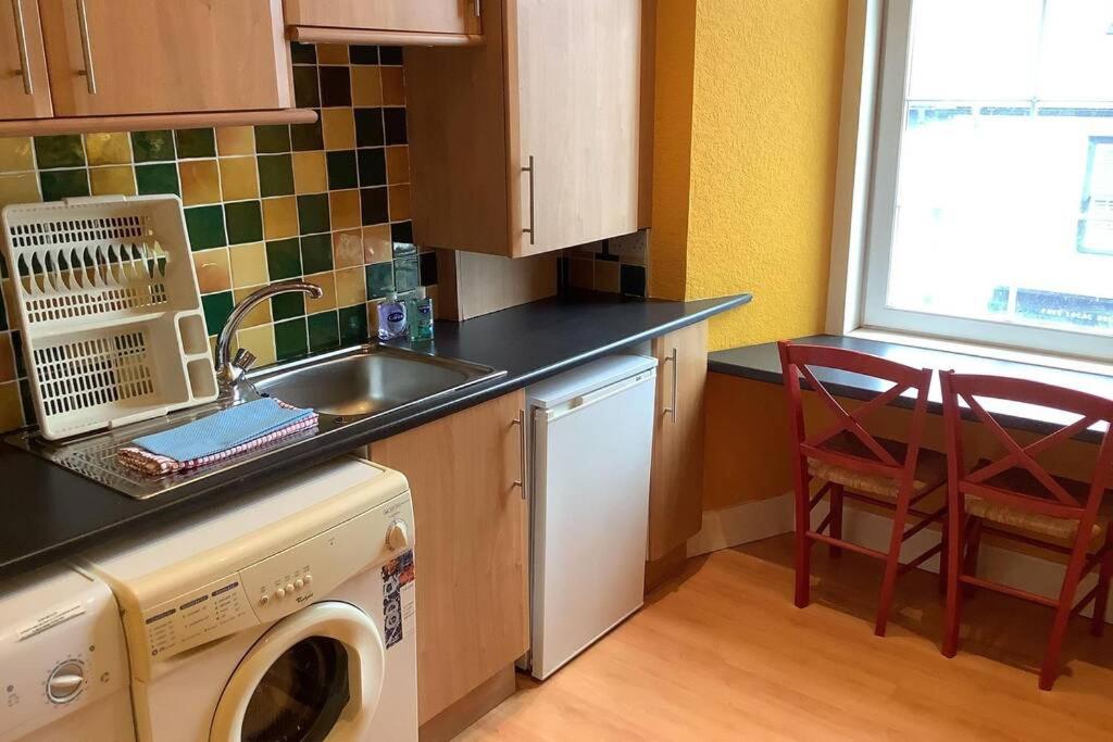 Two-Bedroom Apartment - Photo 11