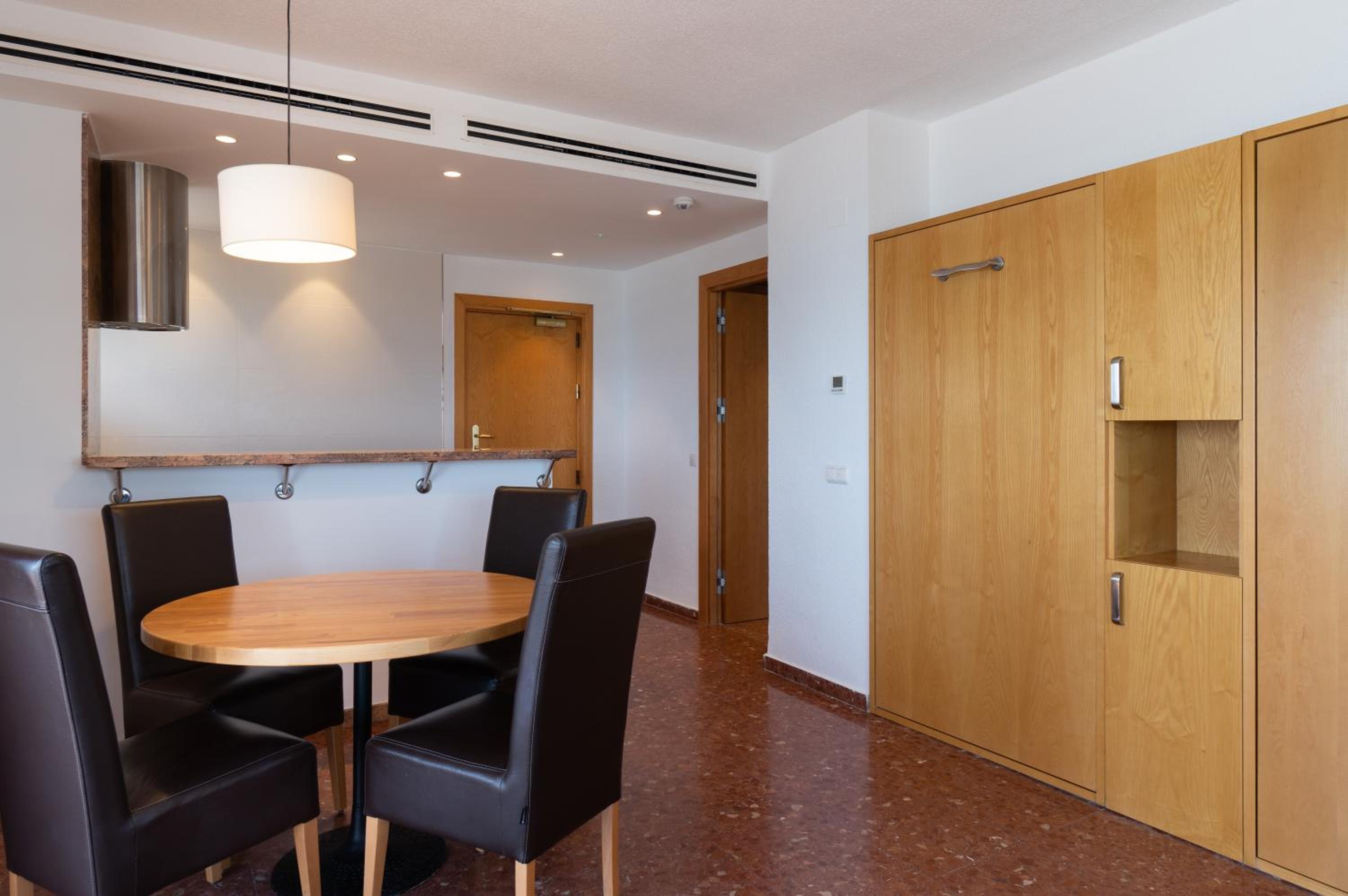 Apartment with Partial Sea View (1-4 Adults)  - Photo 10