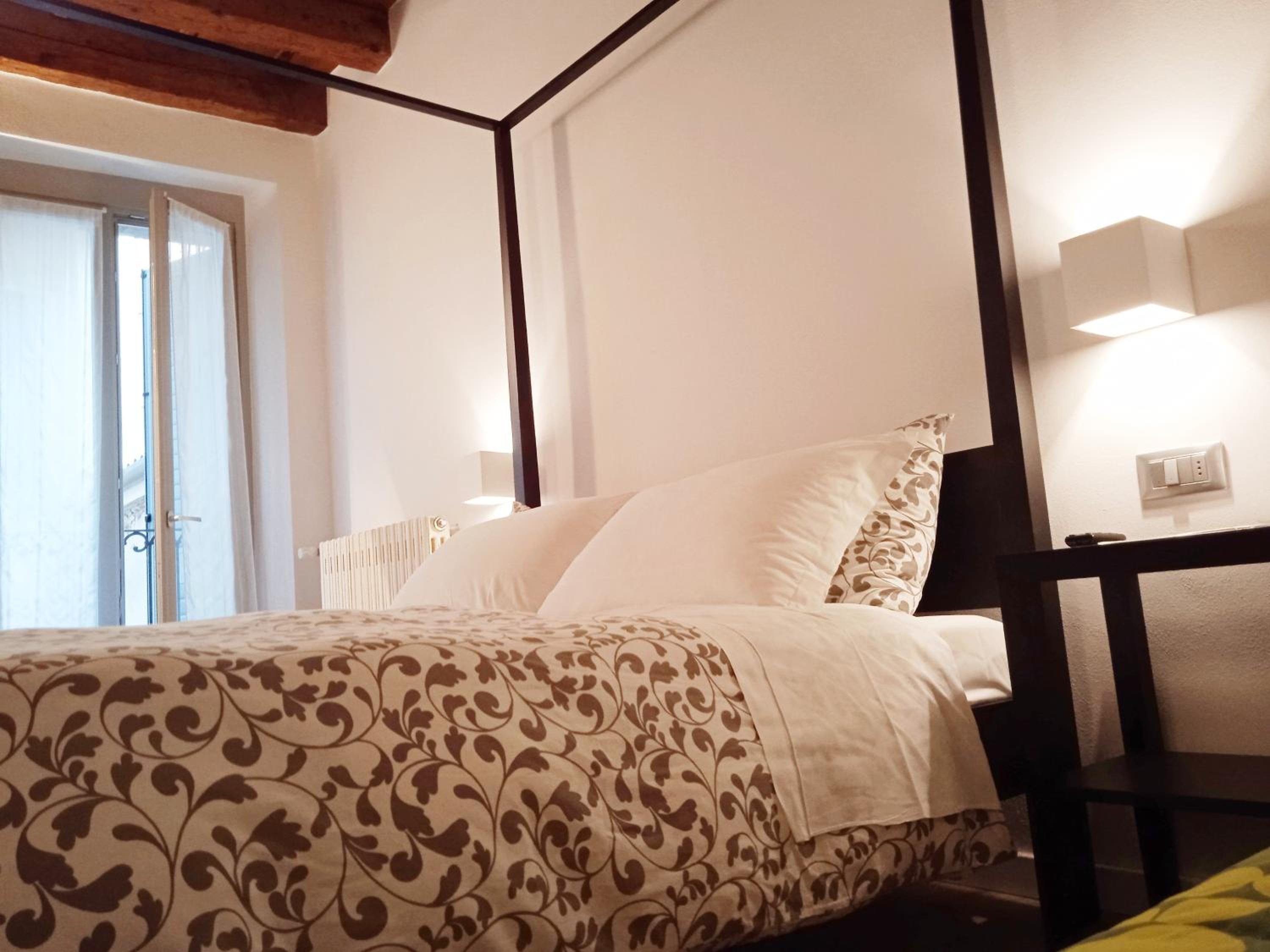 Triple Room with Shared Bathroom photo 2