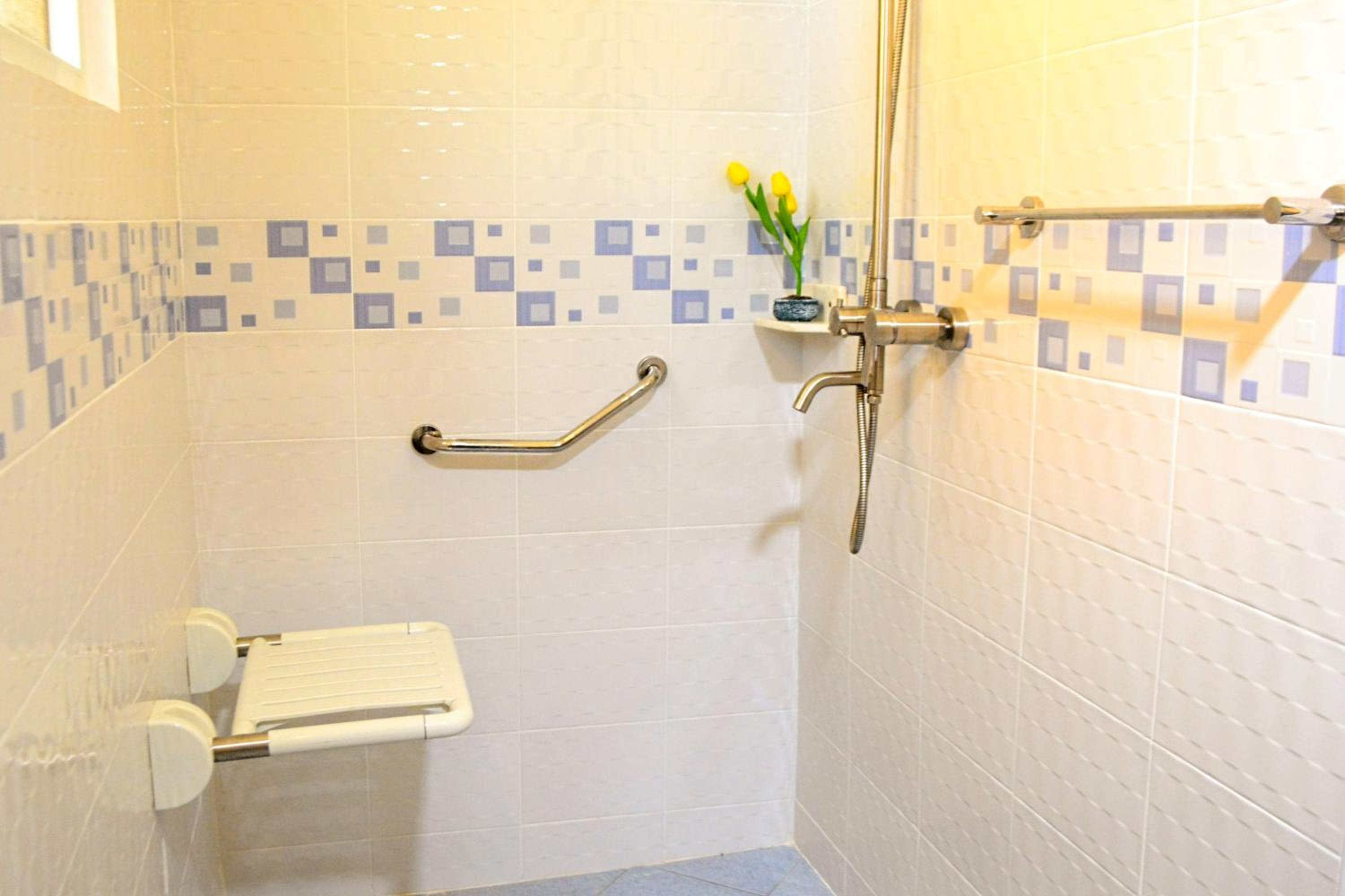 Double Room - Disability Access photo 3