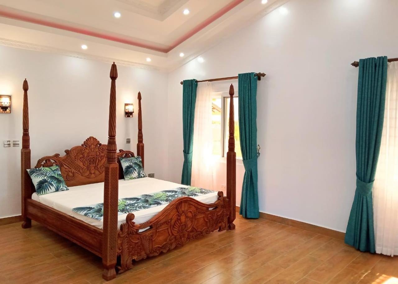King Room with Pool View photo 2