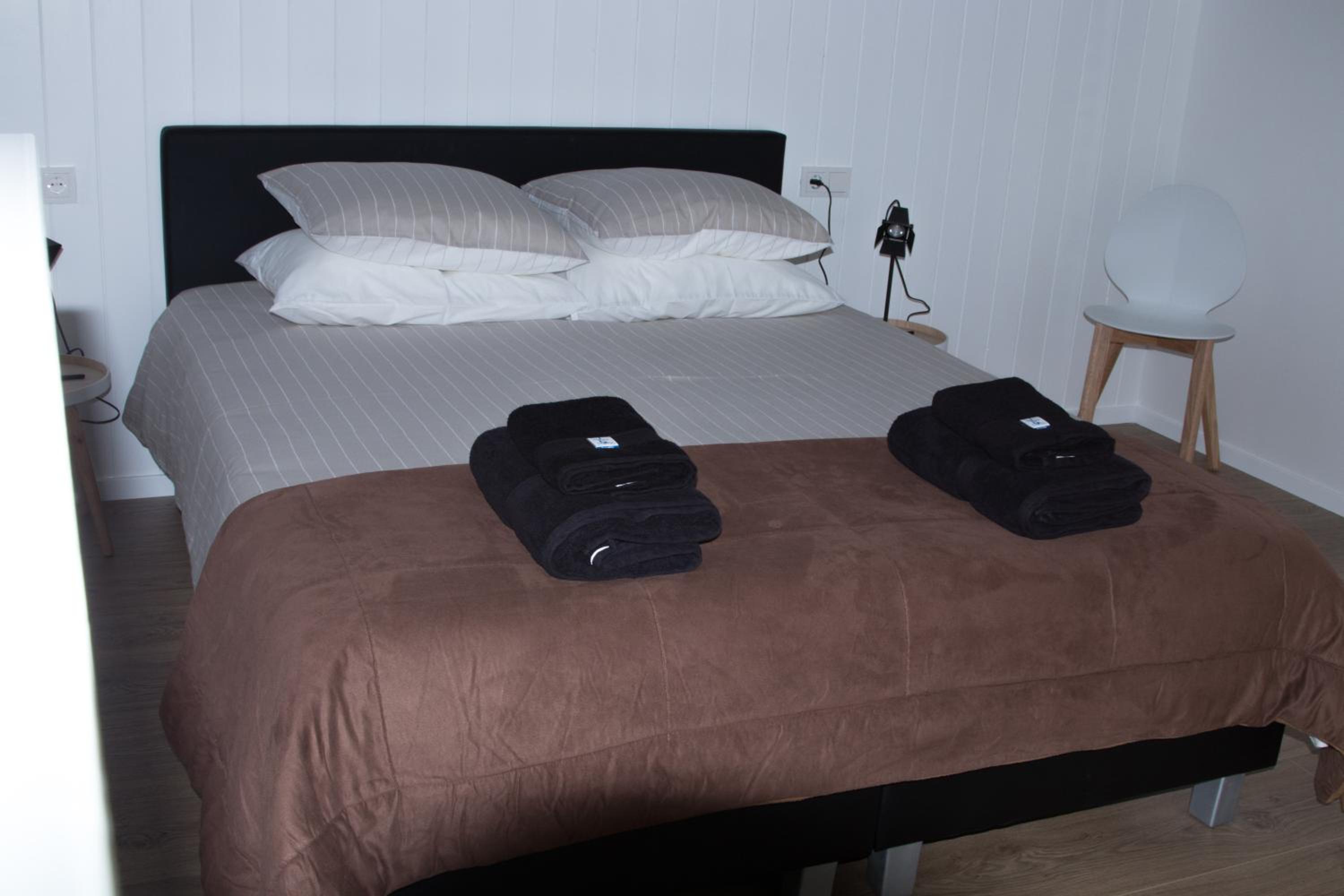 Deluxe King Room - Photo 6