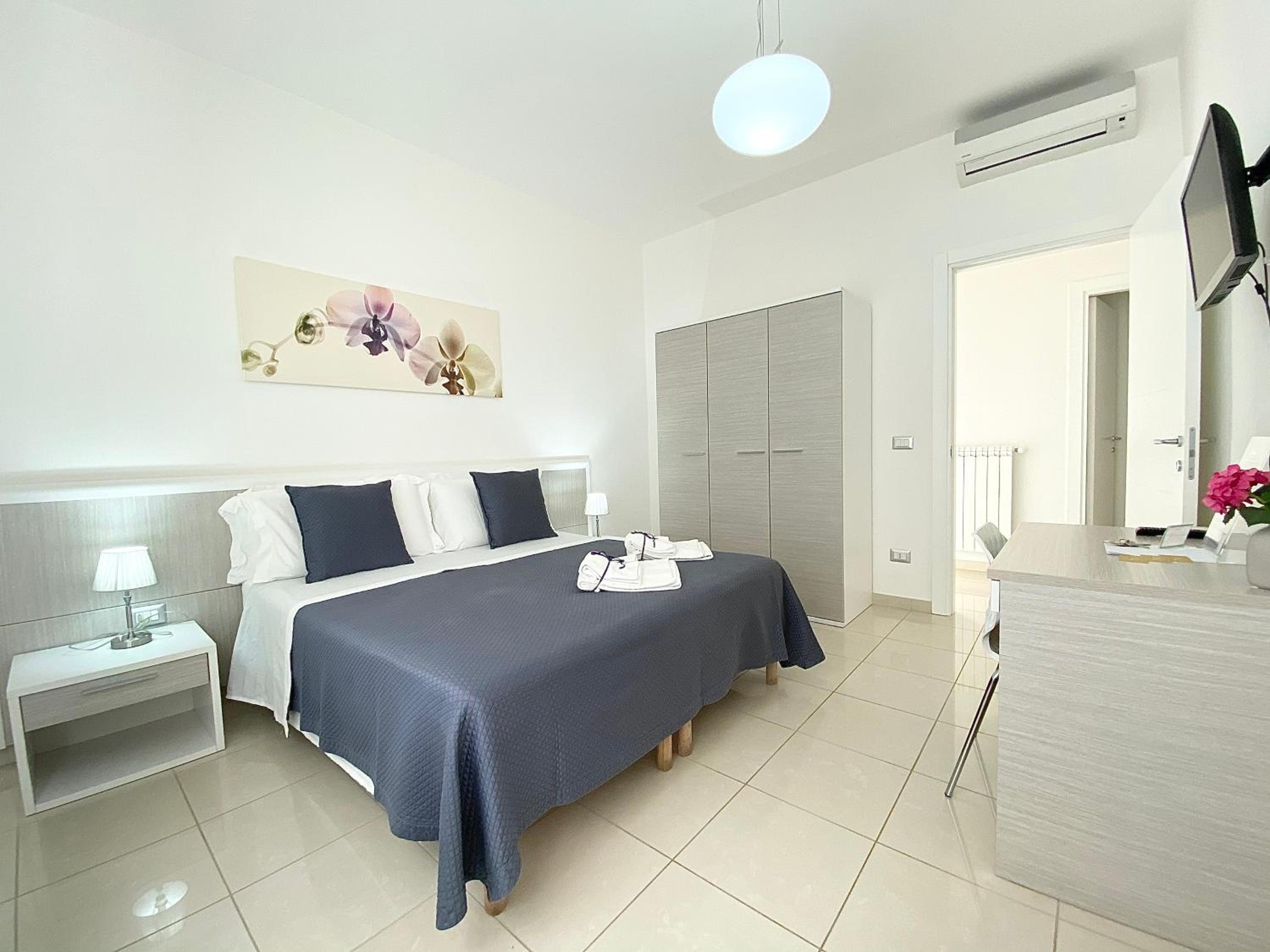 Double or Twin Room with Private Bathroom photo 1