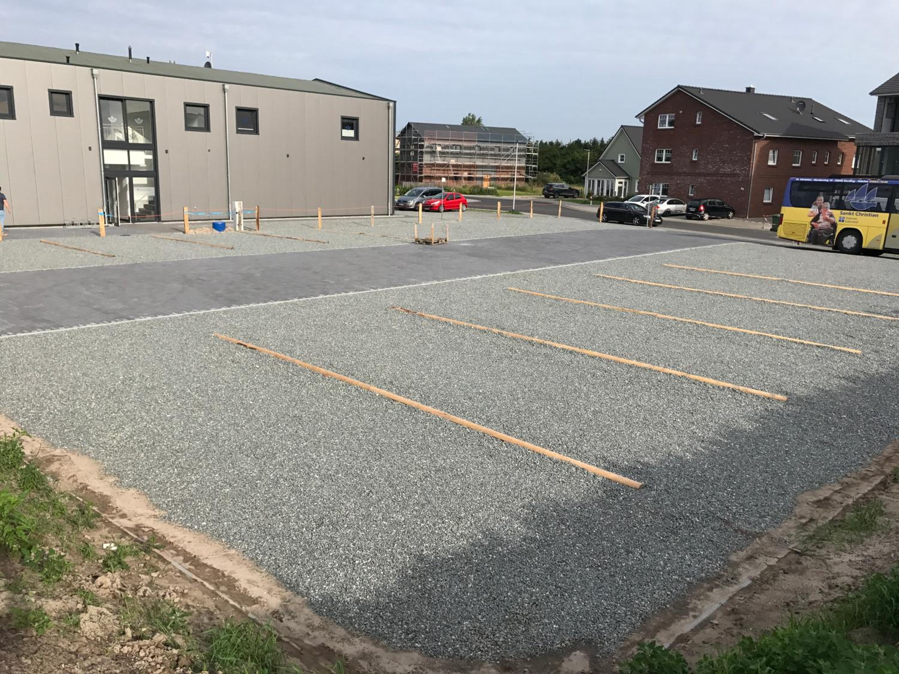 Empty Lot - Photo 4