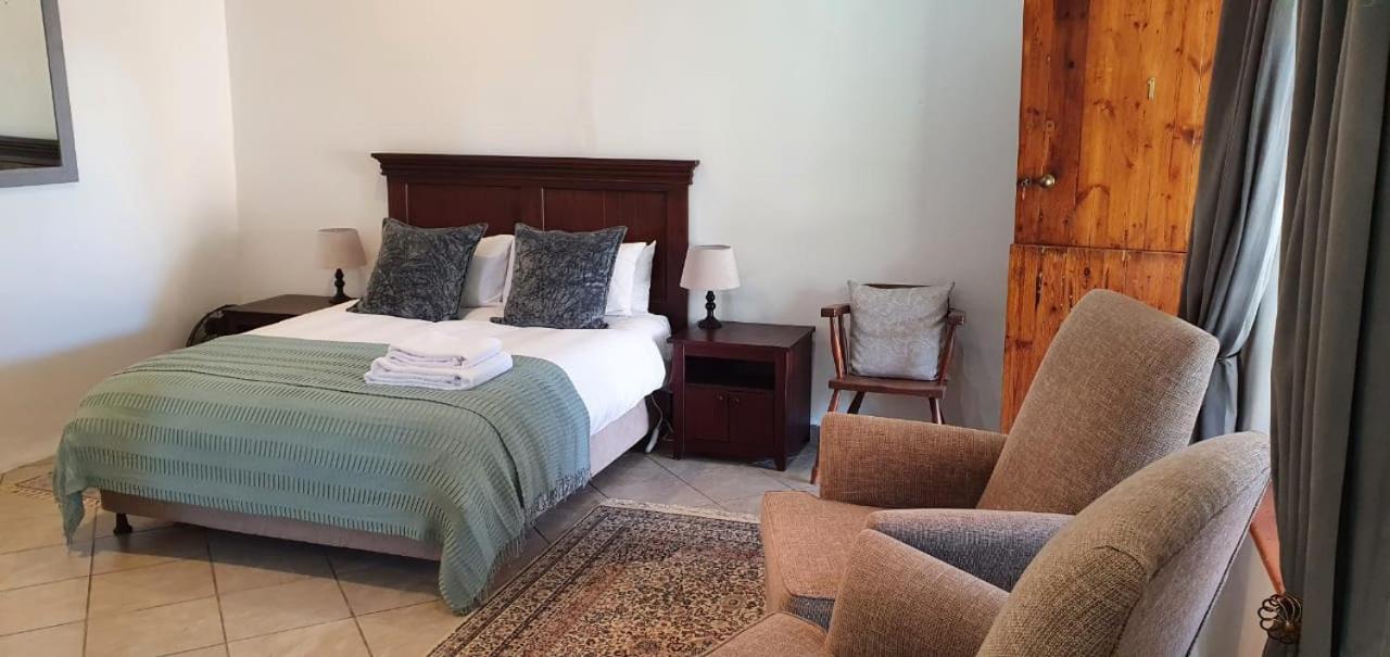 Double Room with Private Bathroom - Photo 1
