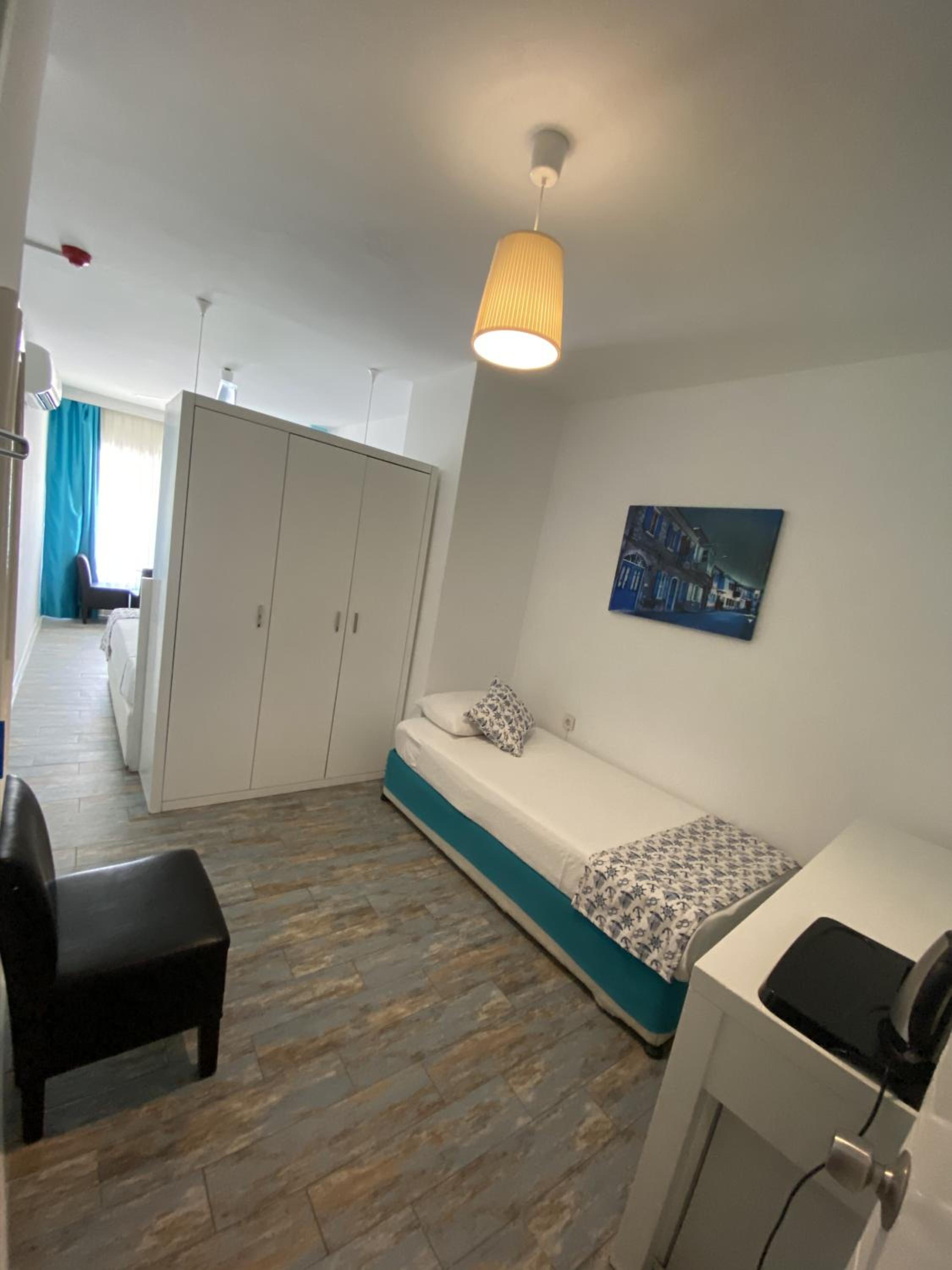 Triple Room with Sea View - Photo 15