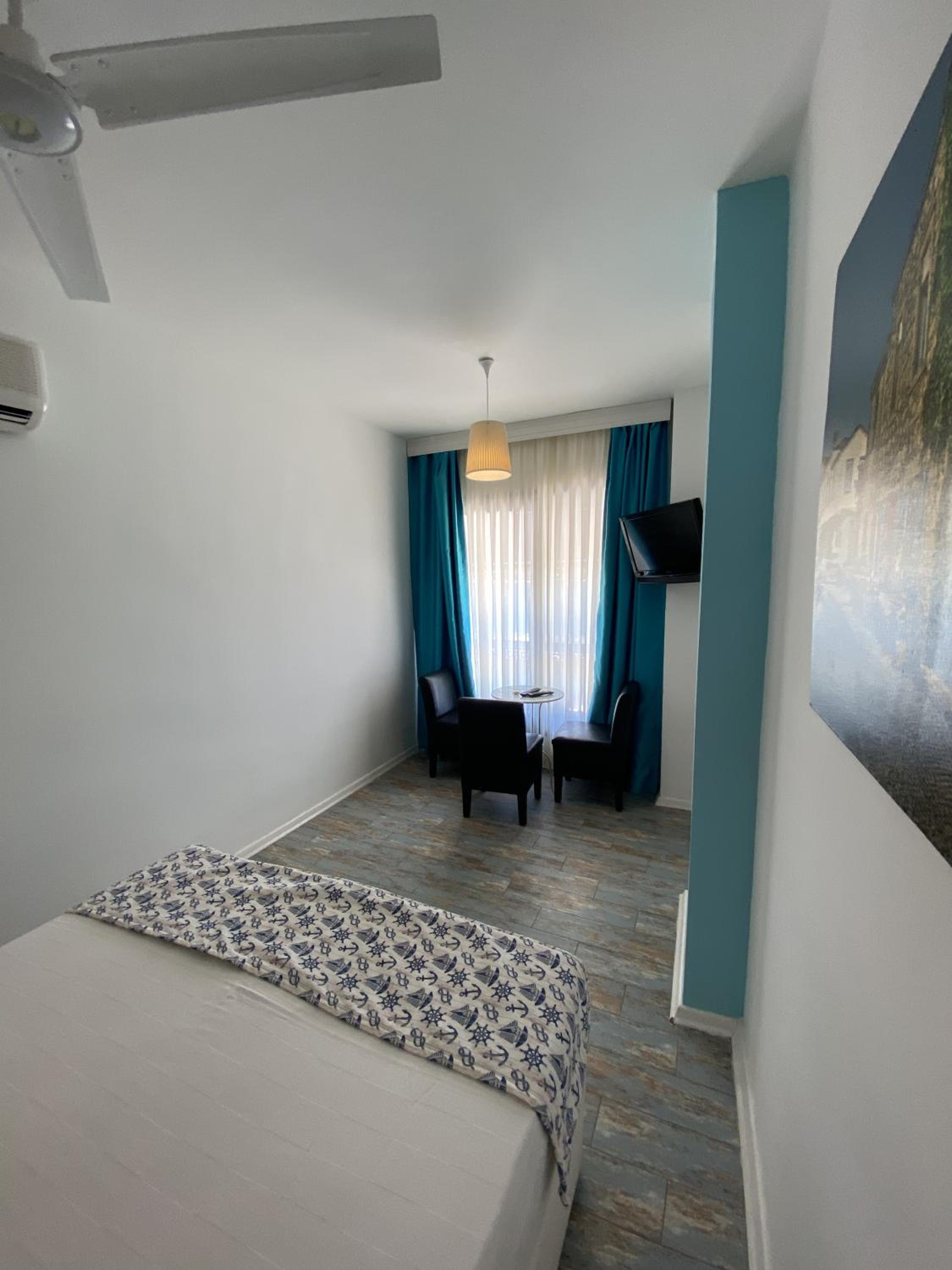 Triple Room with Sea View - Photo 18