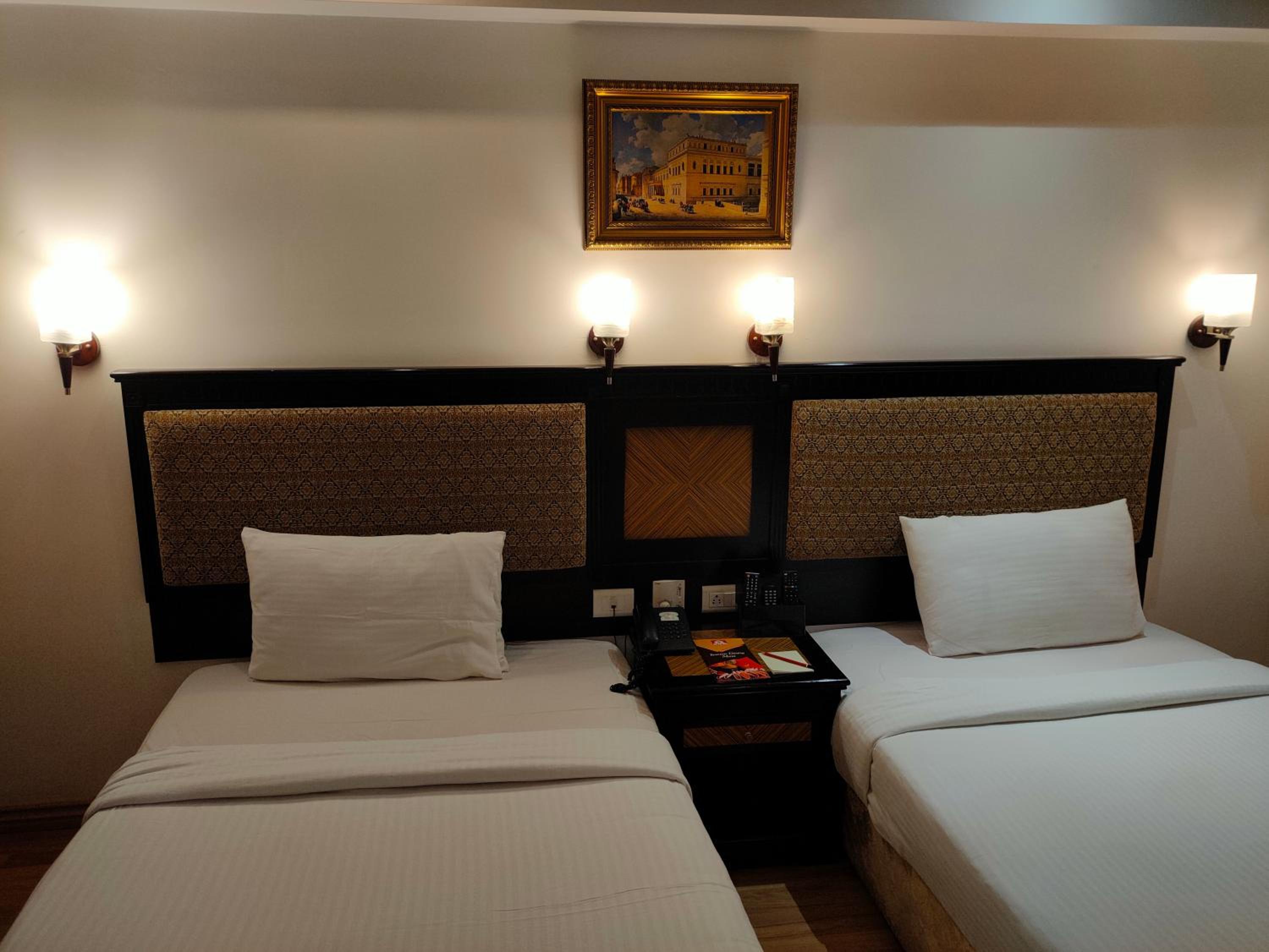 Business Class Twin Room - Photo 1