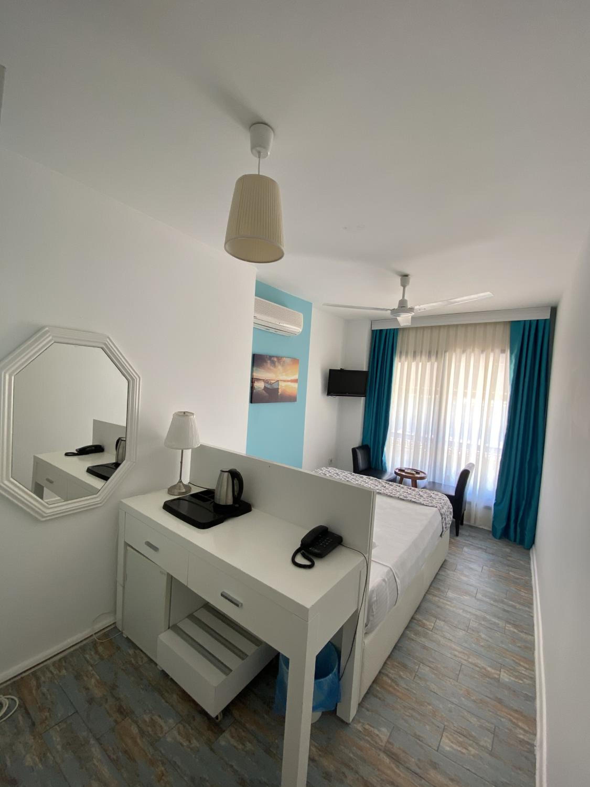 Double Room with Sea View - Photo 20
