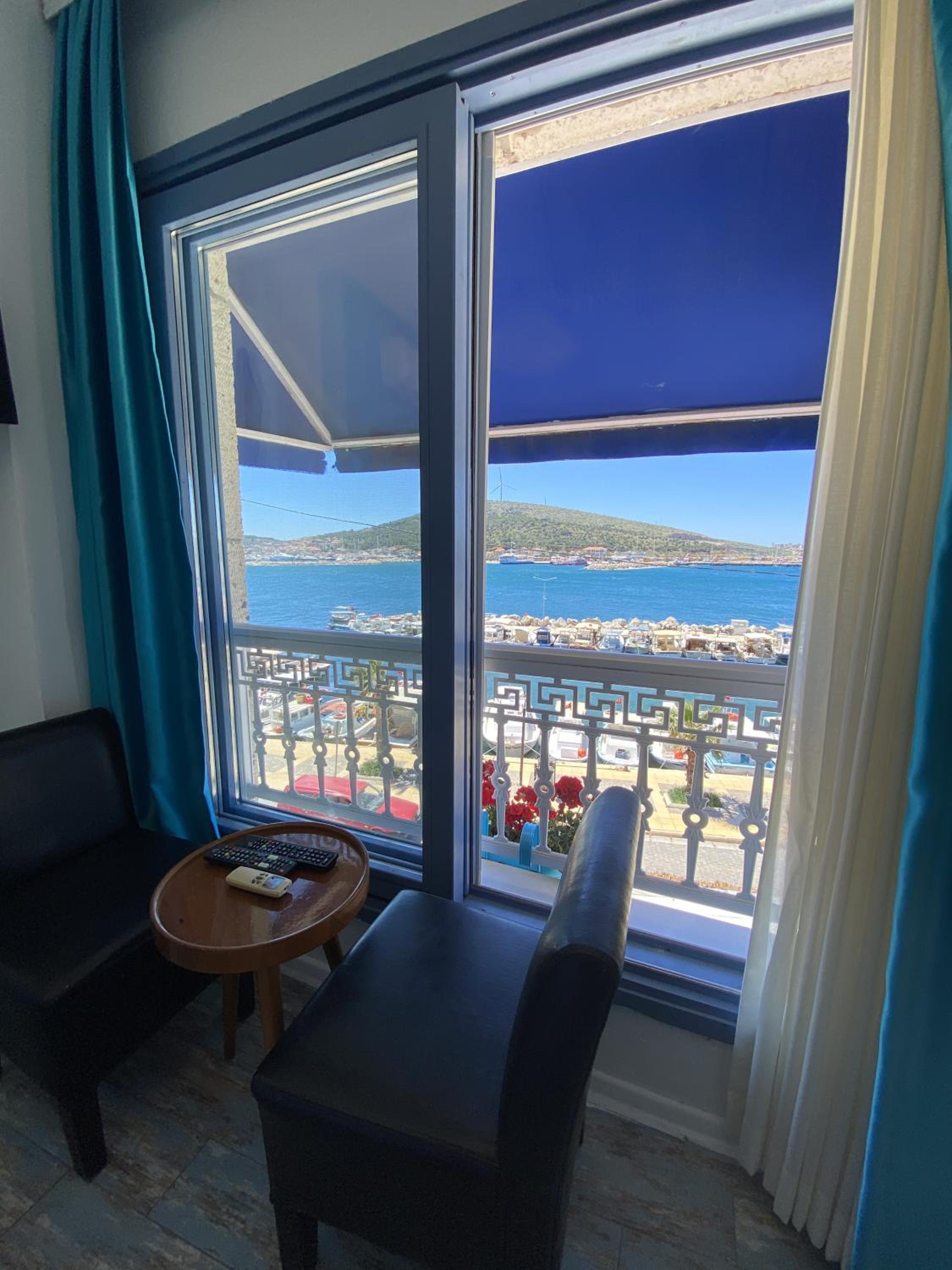 Double Room with Sea View - Photo 21