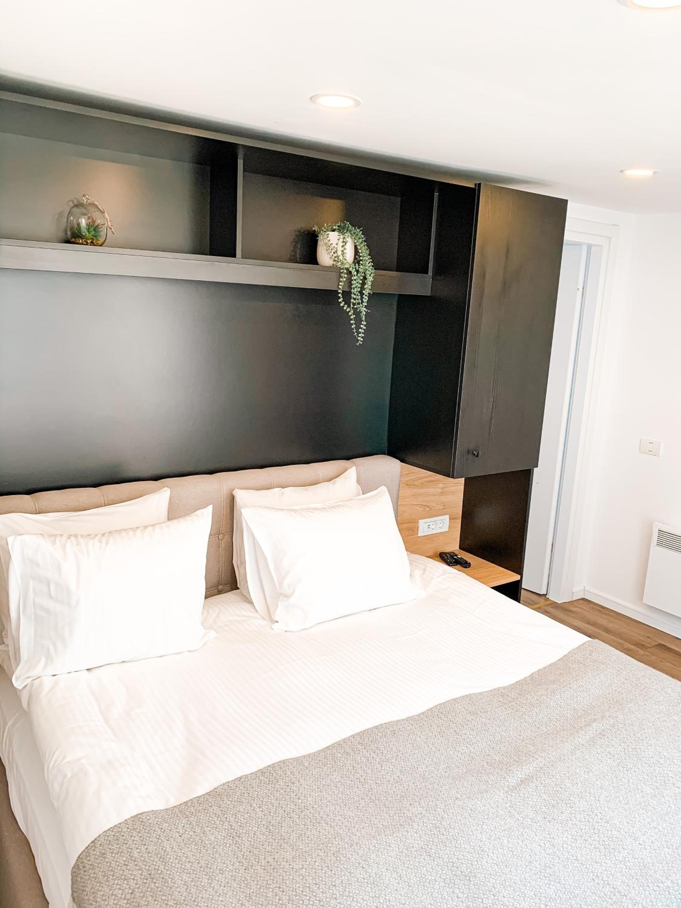 Calisto 3 (Living + Bedroom)