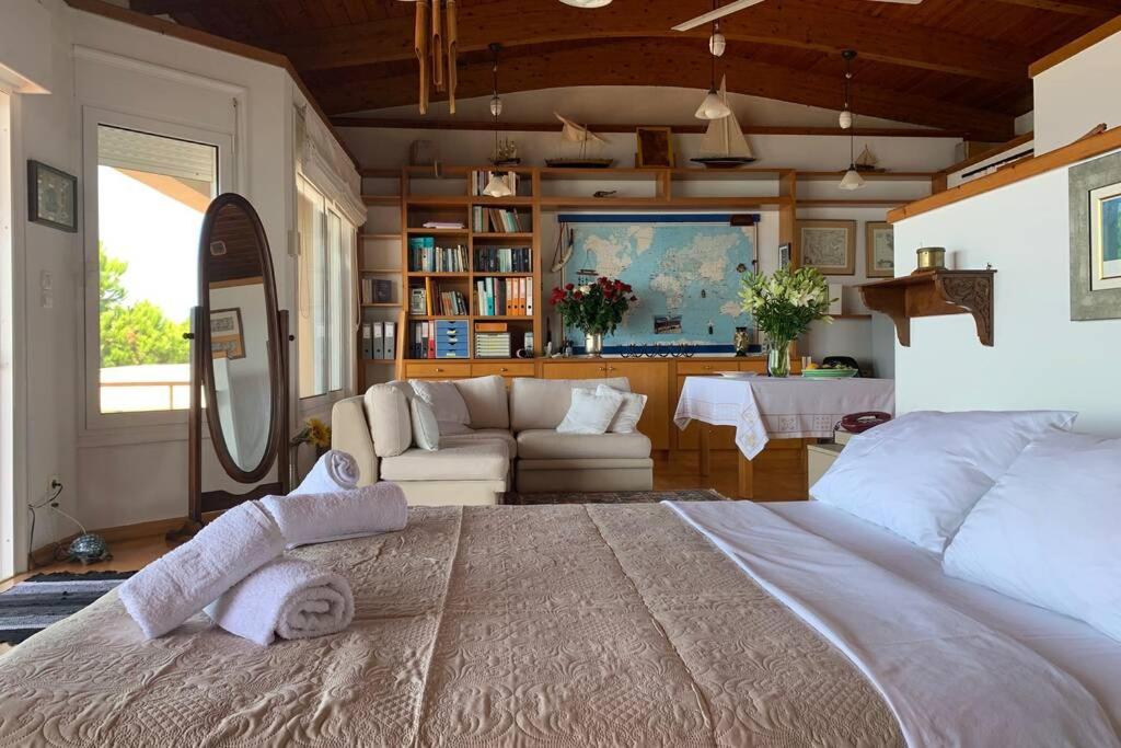 Studio Apartment with Sea View