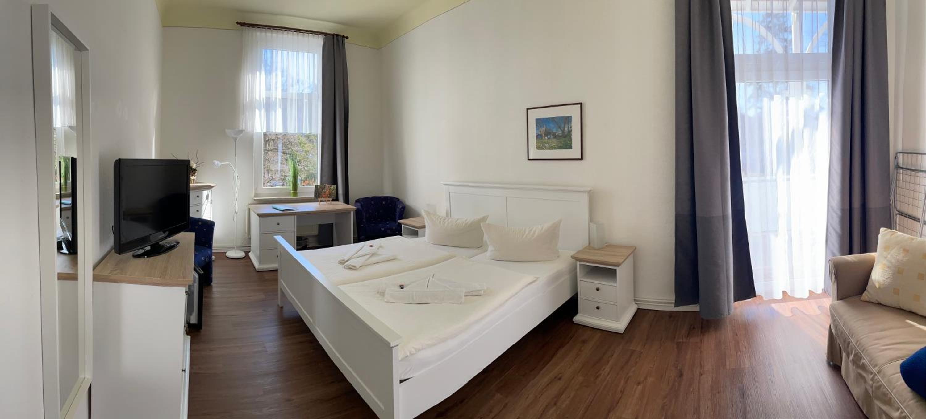 Double Room with Balcony photo 2