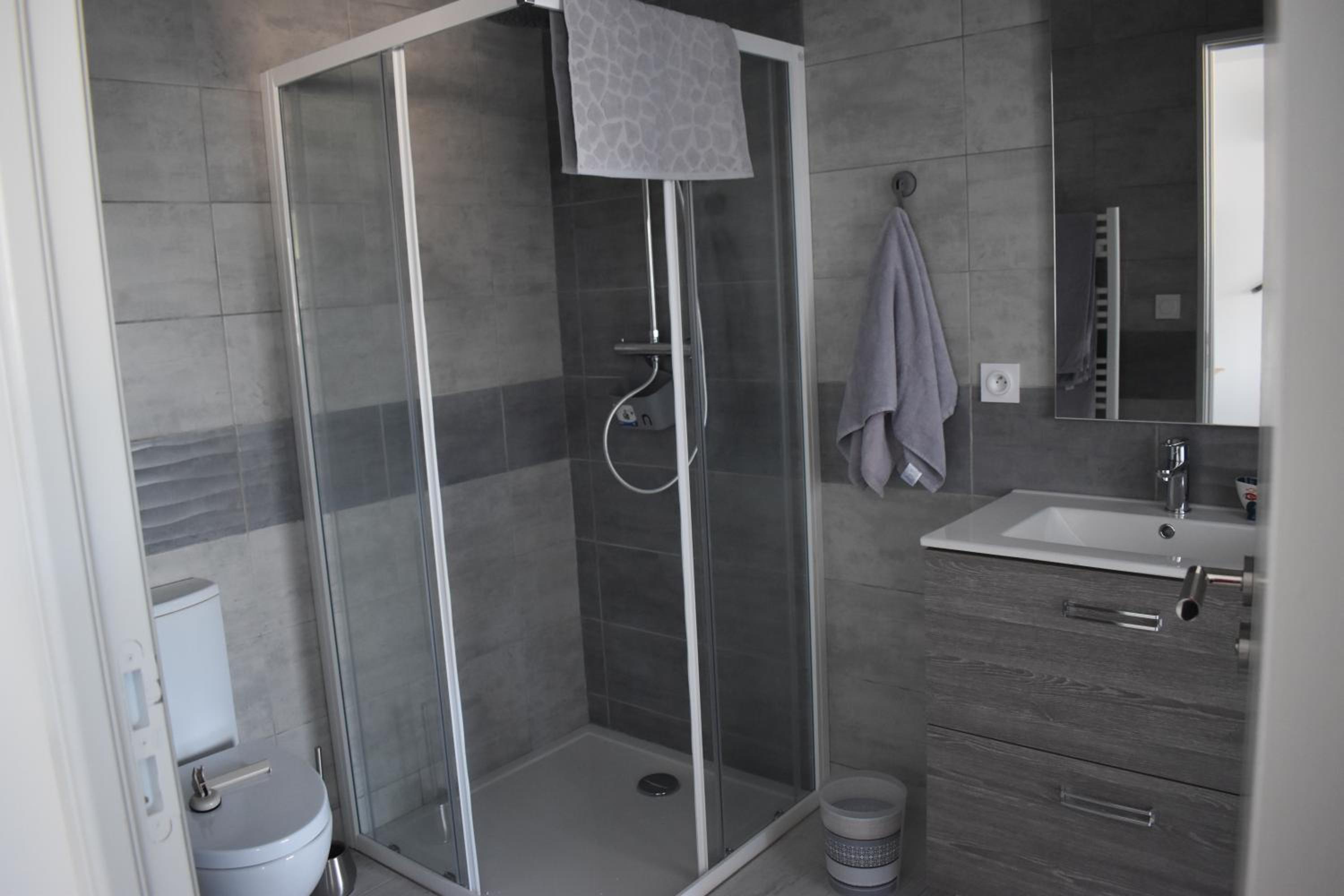 Two-Bedroom Apartment - Photo 9